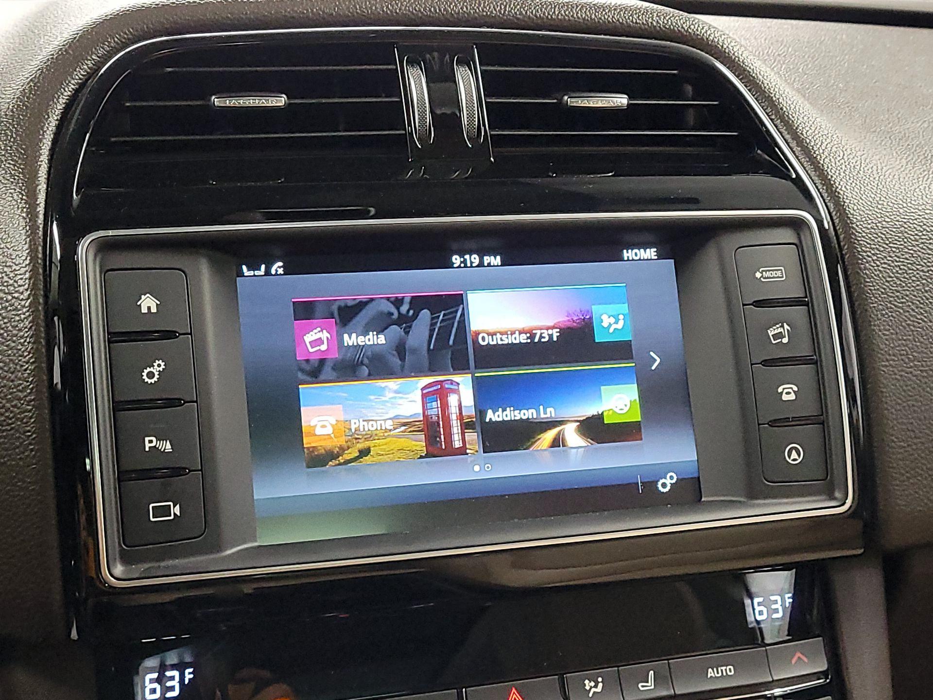 Thumbnail: 2017 Jaguar F-Pace - 14