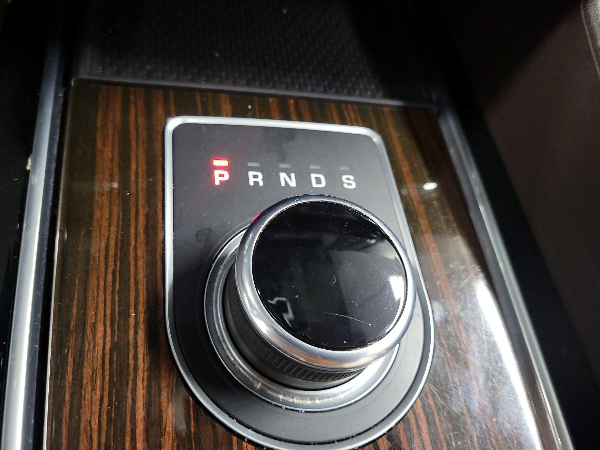 Thumbnail: 2017 Jaguar F-Pace - 16