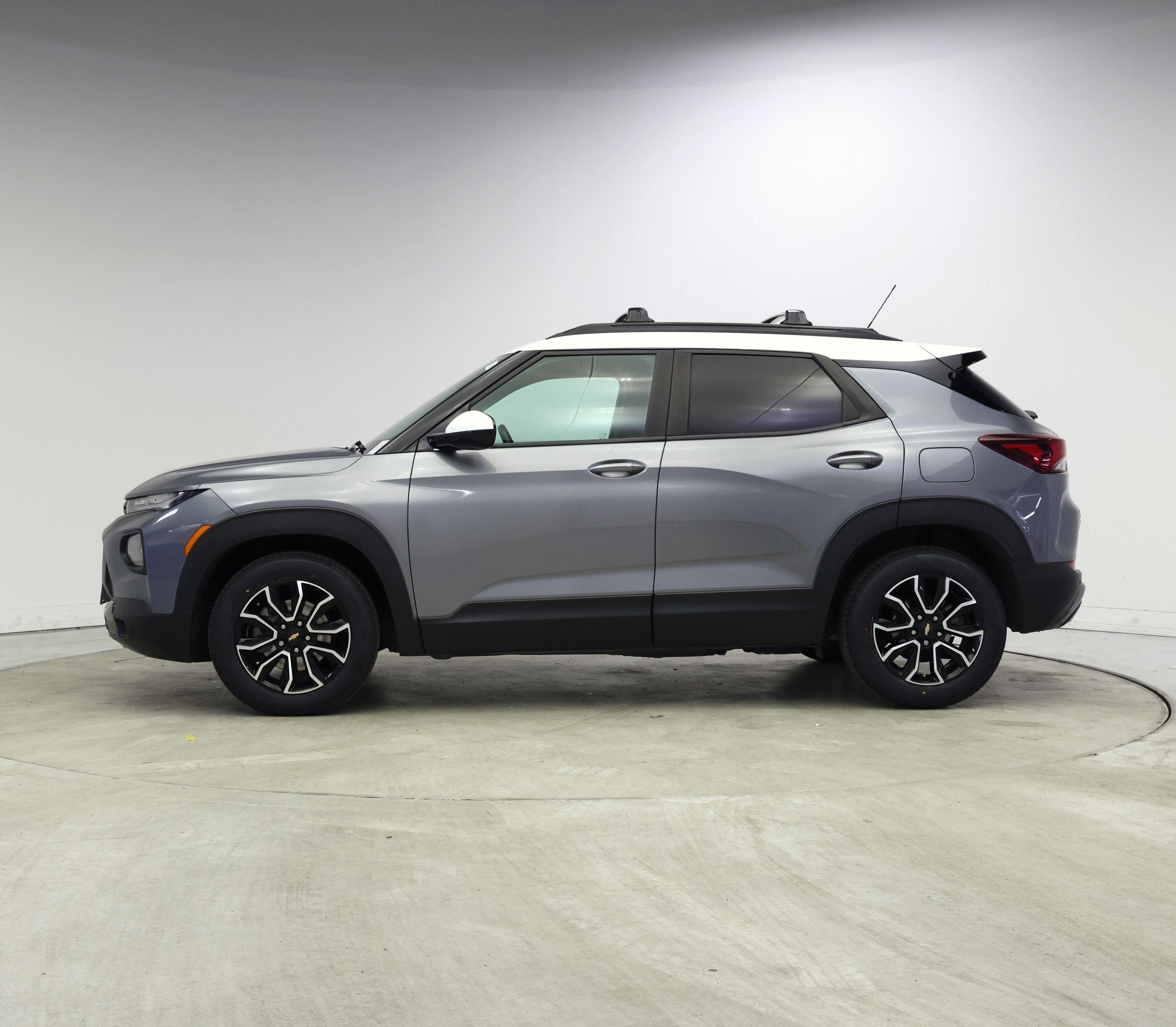 Thumbnail: 2021 Chevrolet TrailBlazer - 3