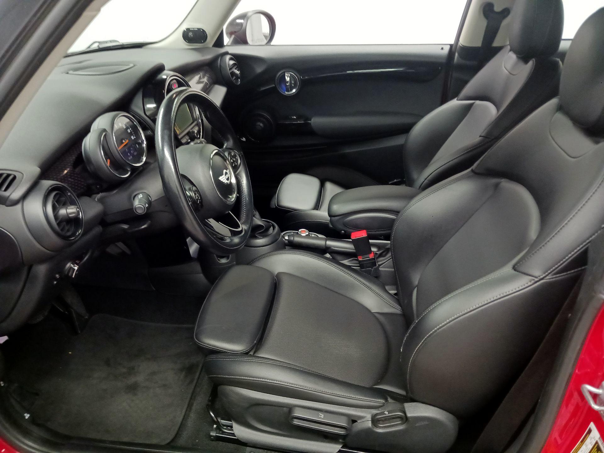 Thumbnail: 2018 MINI Cooper Hardtop - 11