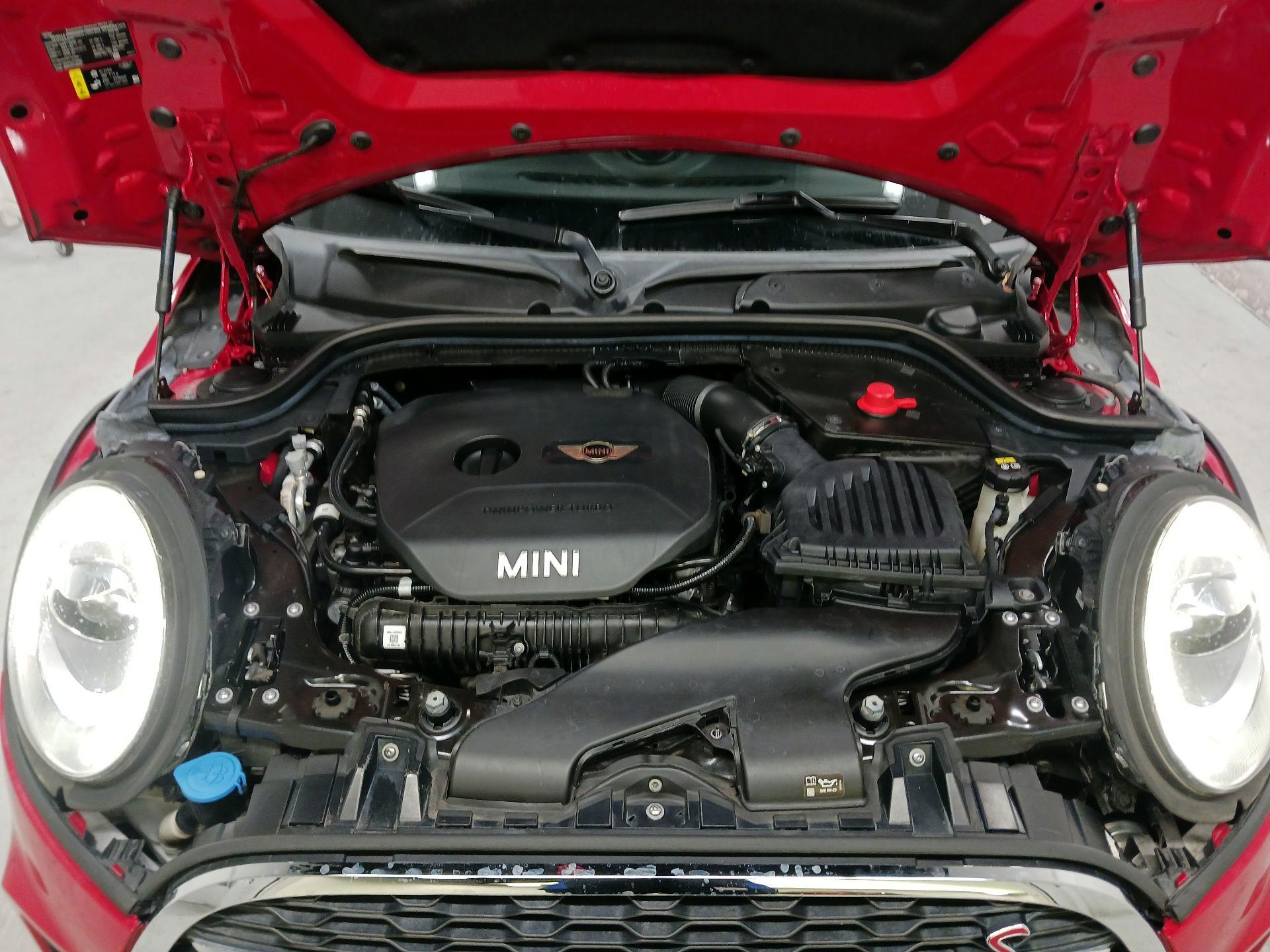 Thumbnail: 2018 MINI Cooper Hardtop - 17