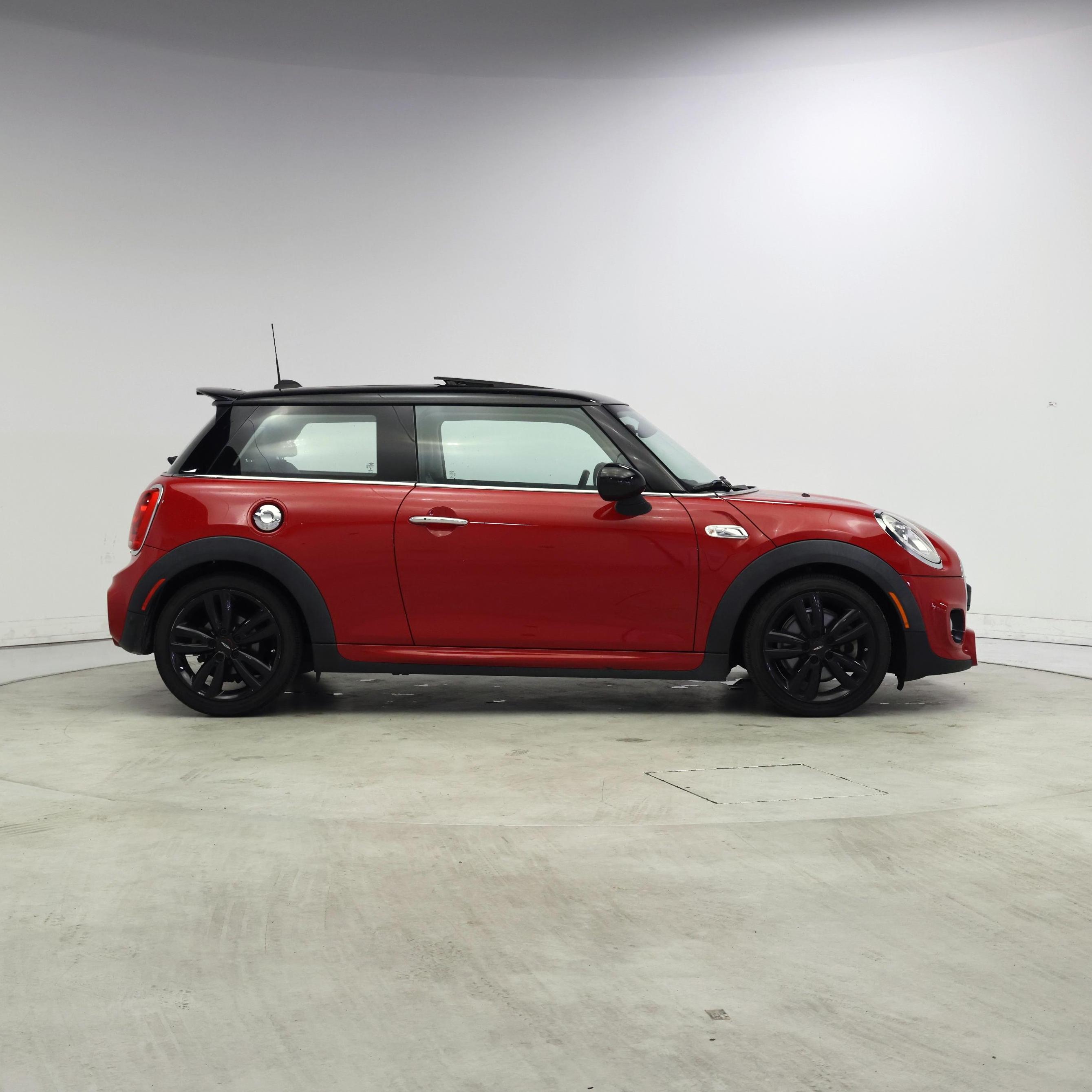 Thumbnail: 2018 MINI Cooper Hardtop - 7
