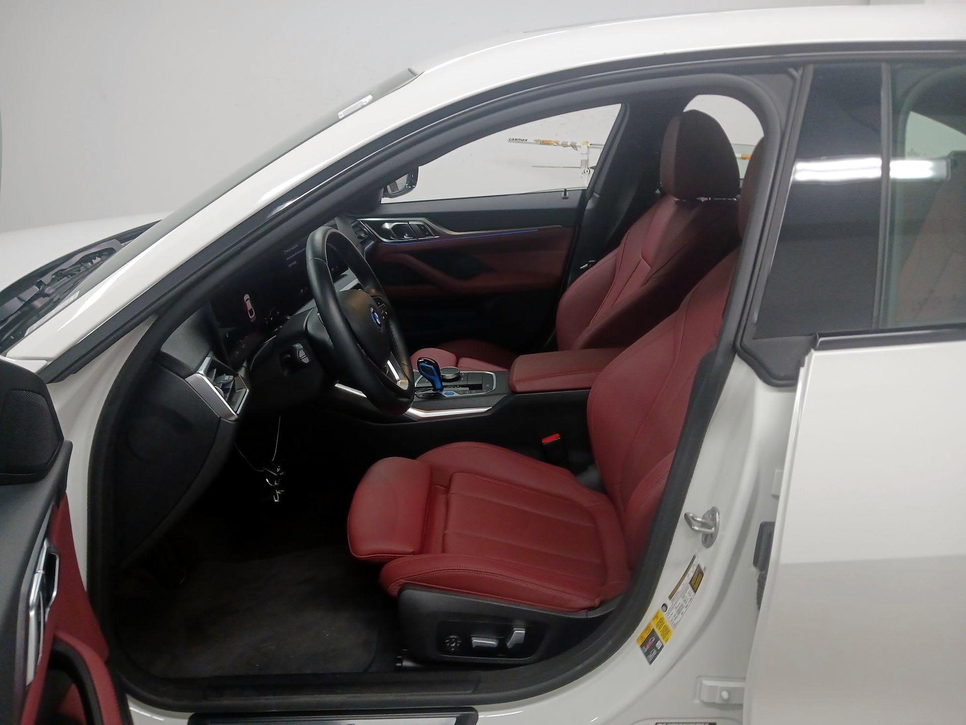 Thumbnail: 2023 BMW i4 - 11