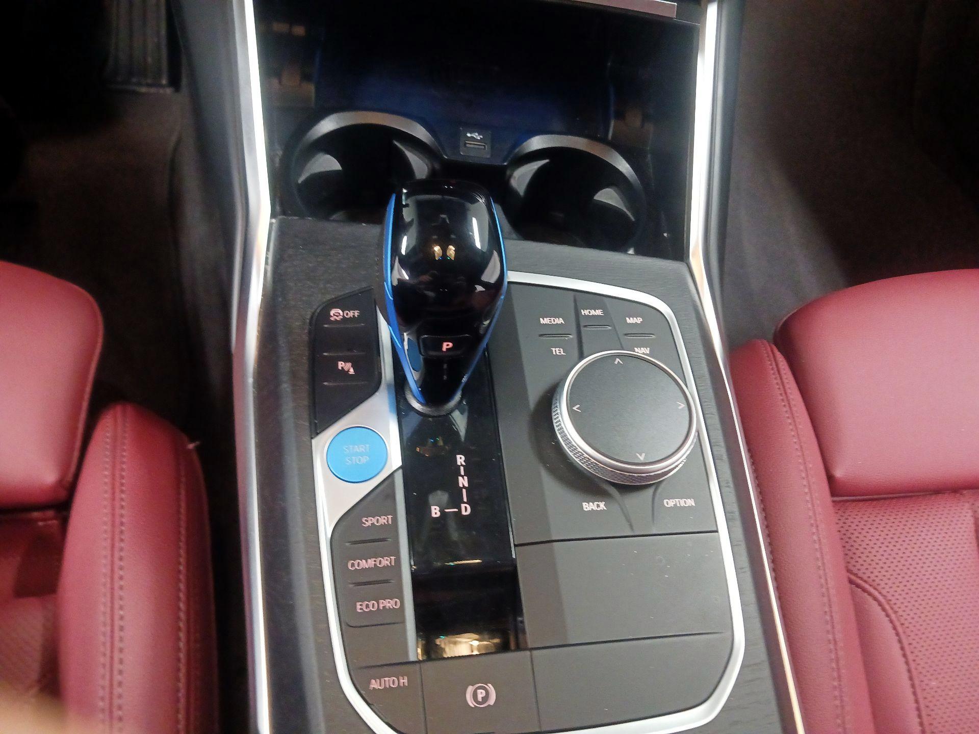 Thumbnail: 2023 BMW i4 - 16