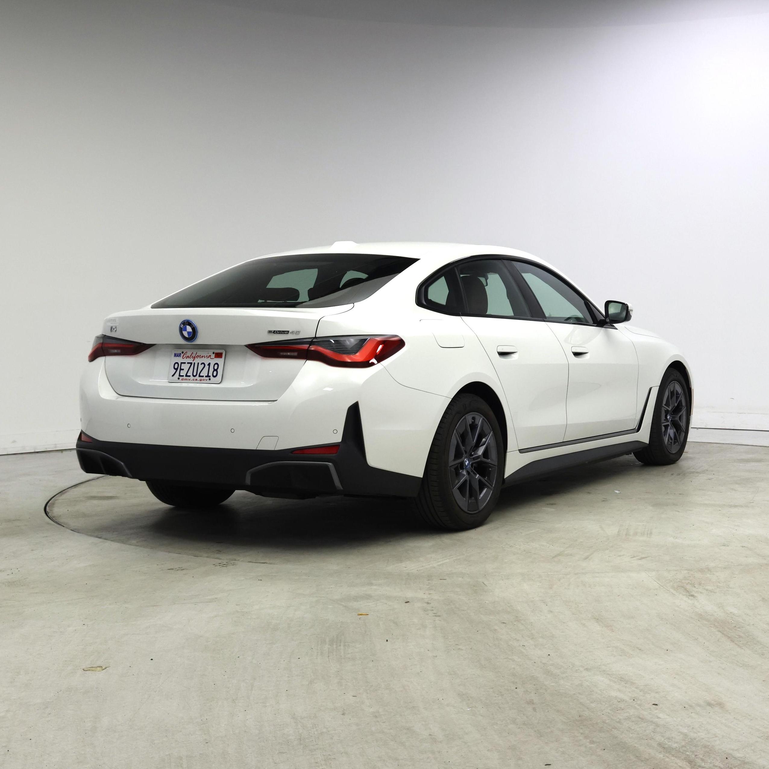 Thumbnail: 2023 BMW i4 - 8