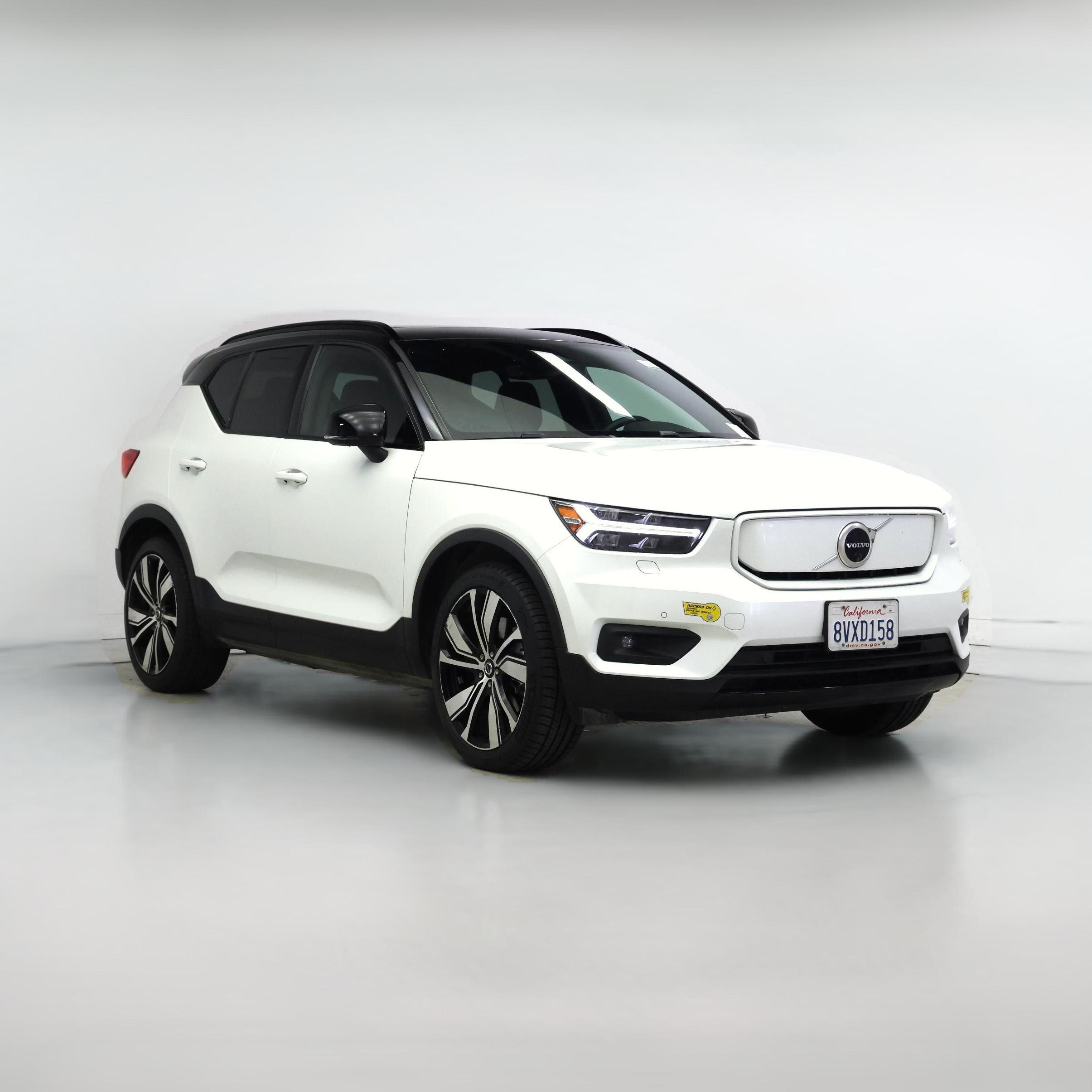 Thumbnail: 2021 Volvo XC40 - 1