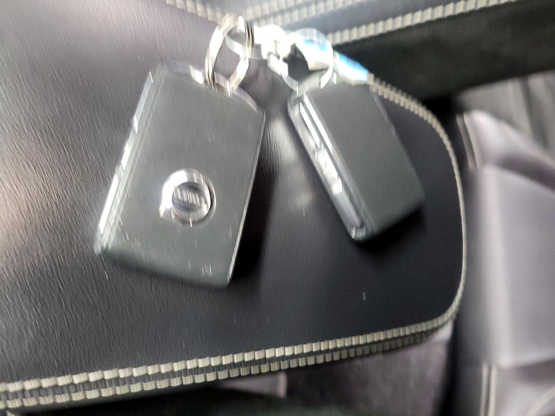 Thumbnail: 2021 Volvo XC40 - 18