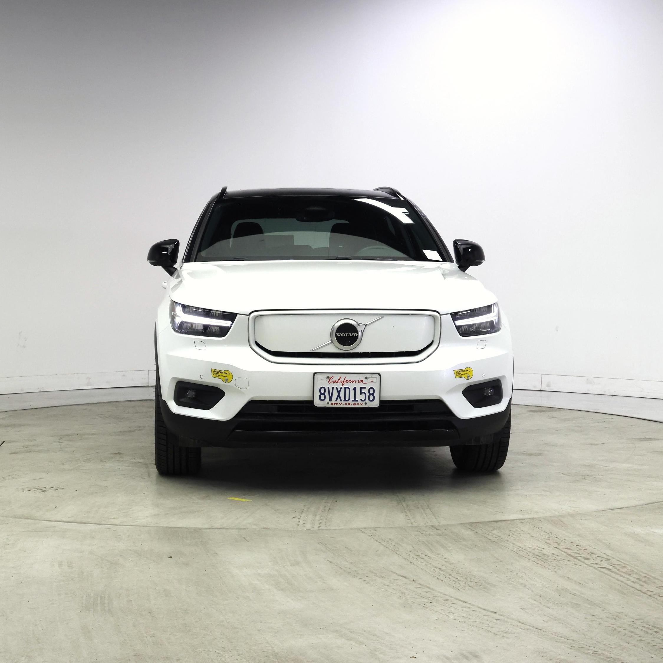 Thumbnail: 2021 Volvo XC40 - 5