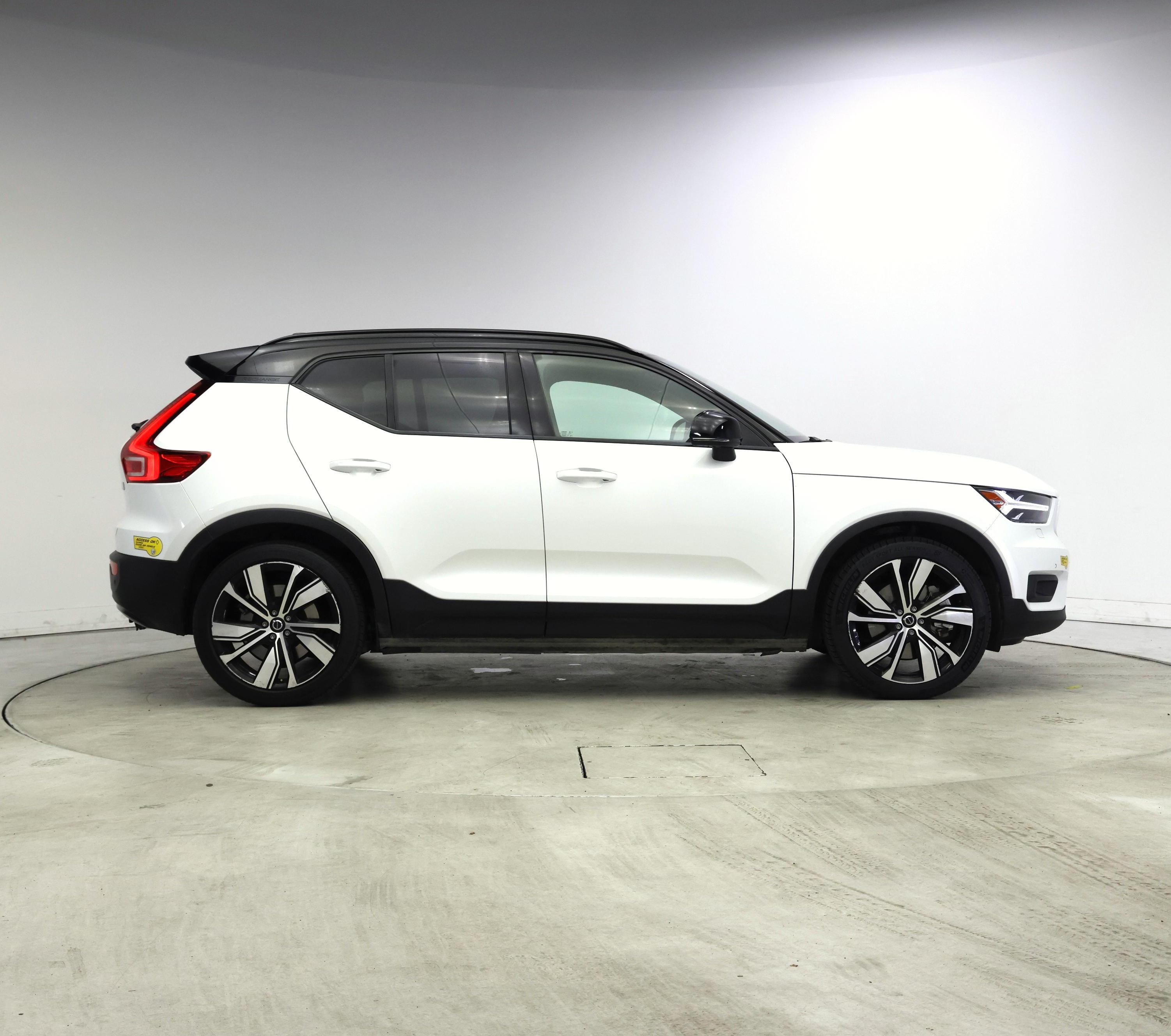Thumbnail: 2021 Volvo XC40 - 7