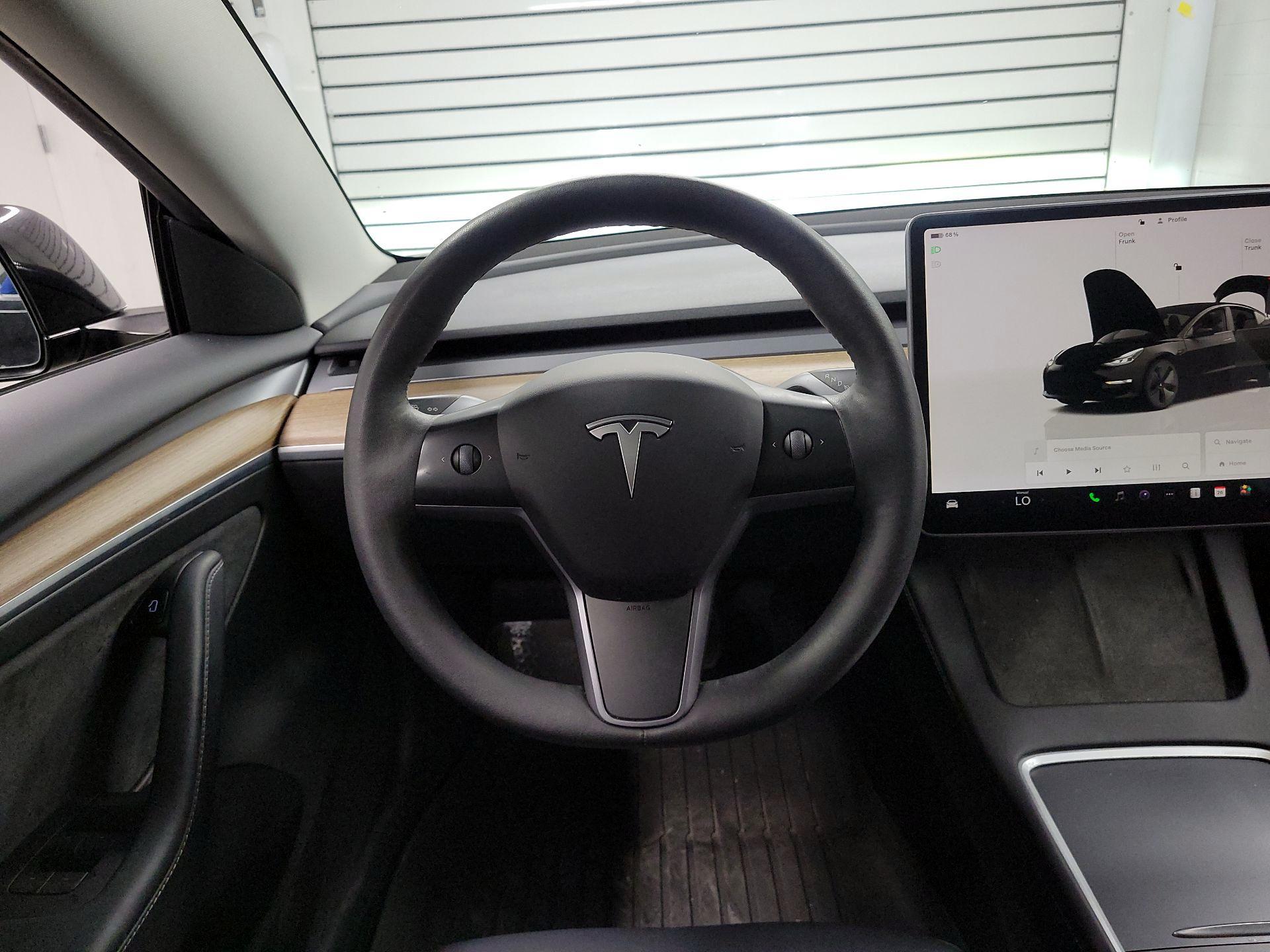 Thumbnail: 2023 Tesla Model 3 - 10