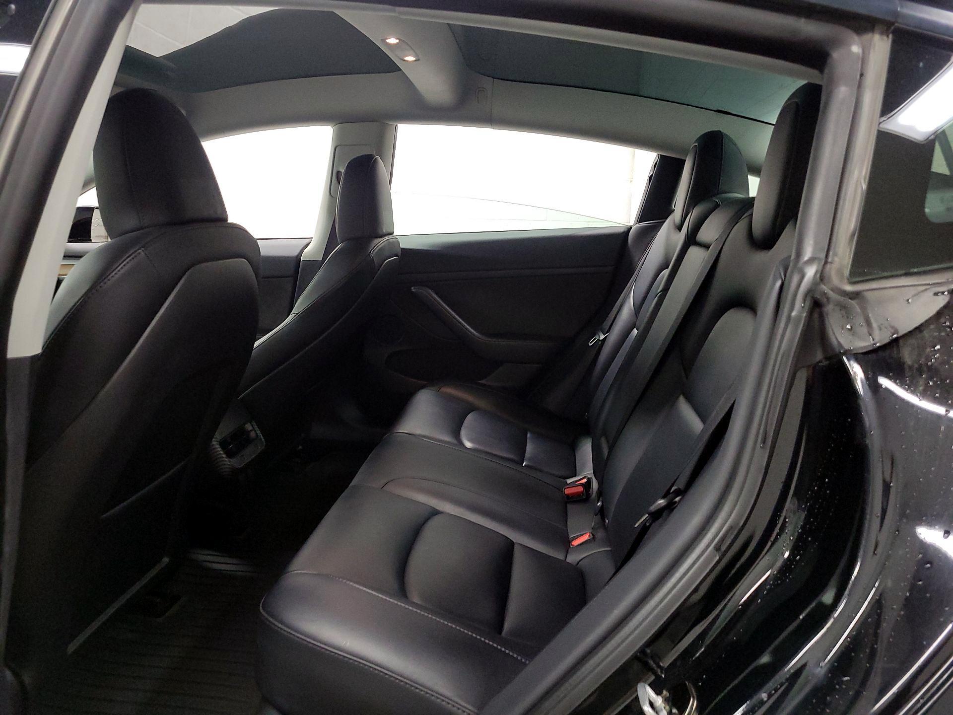 Thumbnail: 2023 Tesla Model 3 - 17