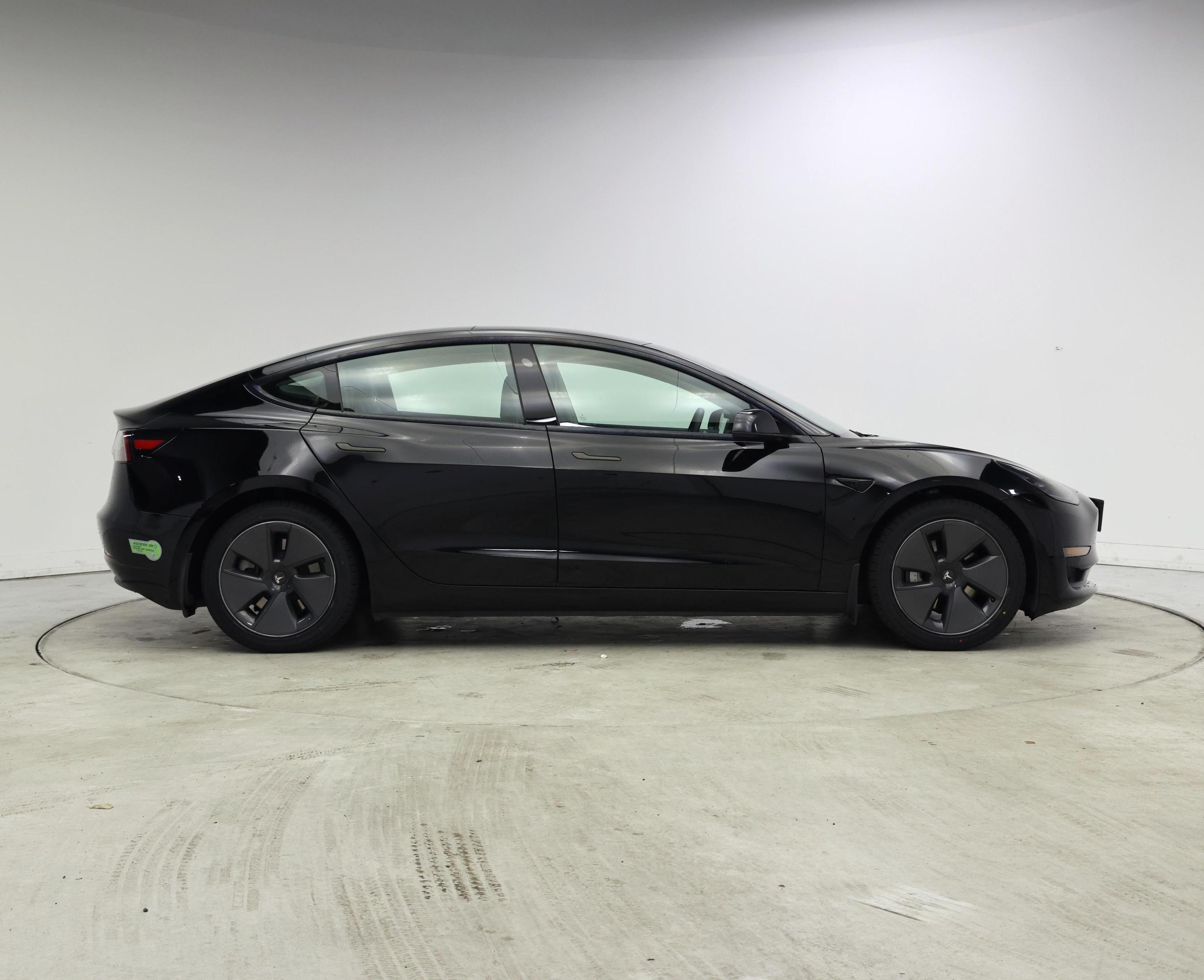 Thumbnail: 2023 Tesla Model 3 - 7