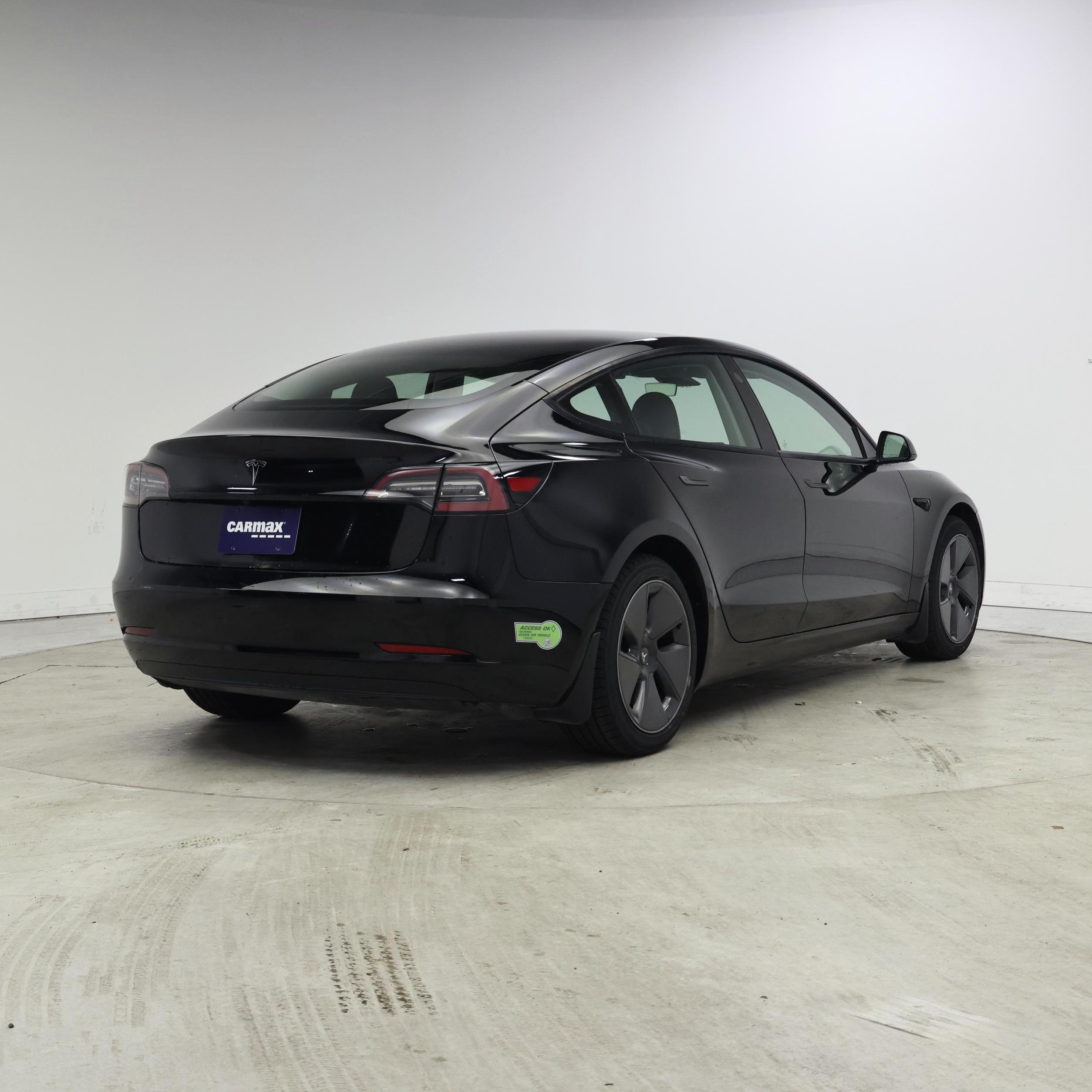 Thumbnail: 2023 Tesla Model 3 - 8