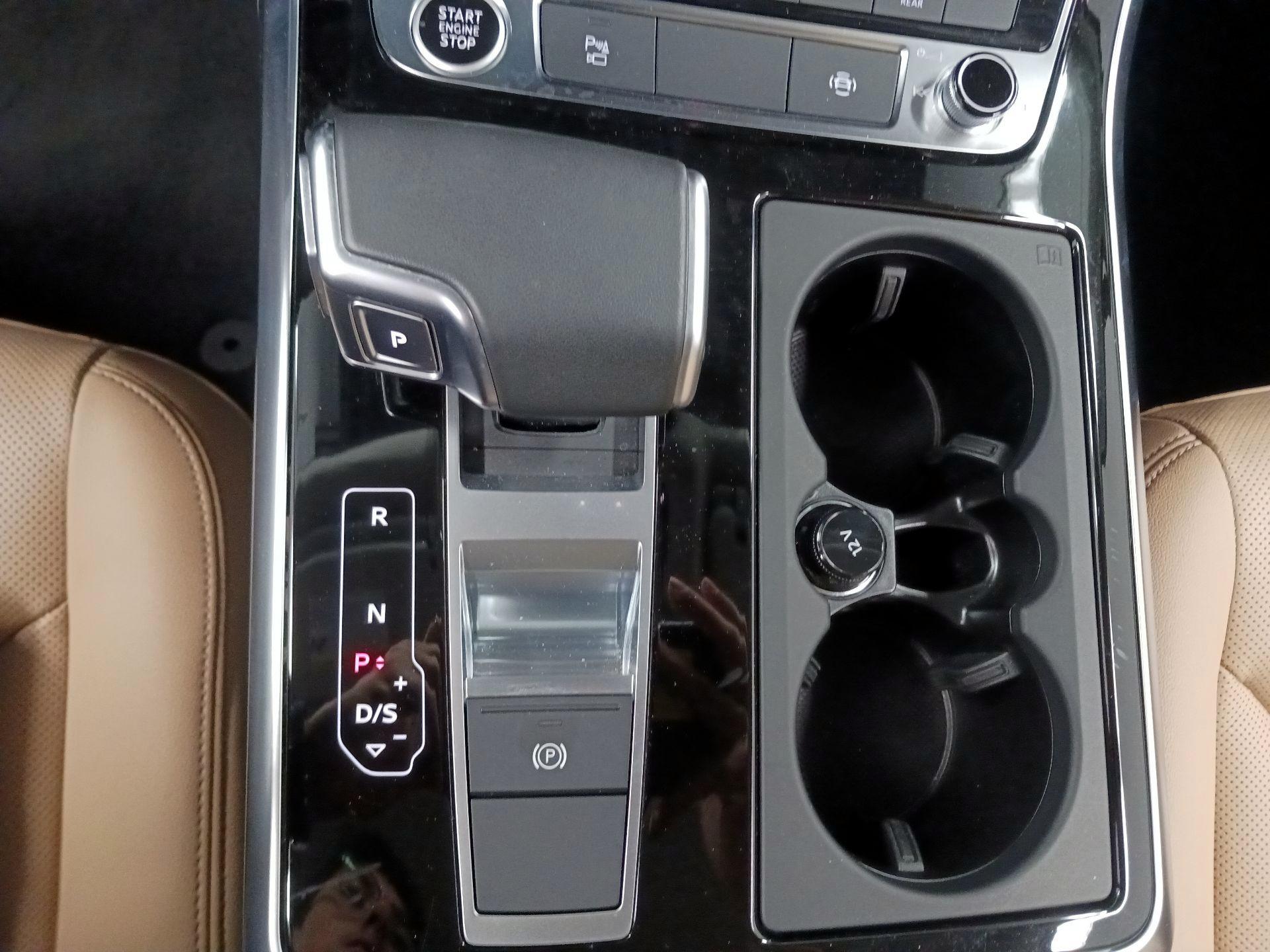 Thumbnail: 2025 Audi Q7 - 16