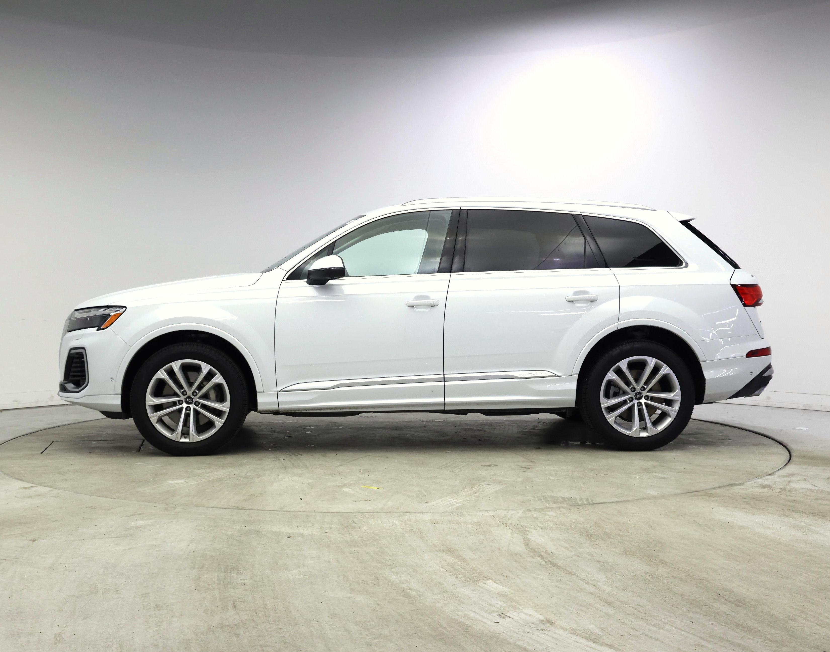 Thumbnail: 2025 Audi Q7 - 3