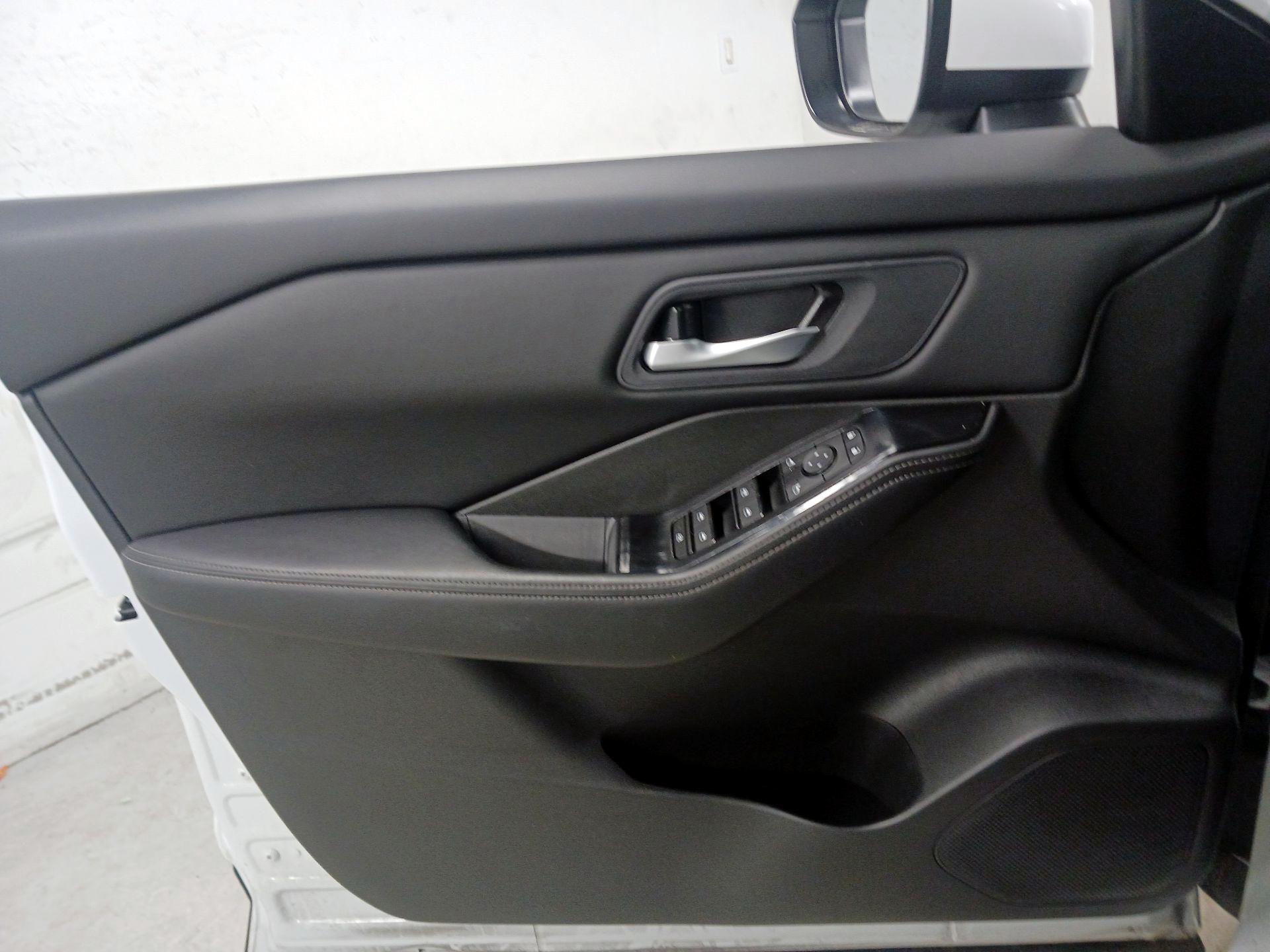 Thumbnail: 2024 Nissan Rogue - 12