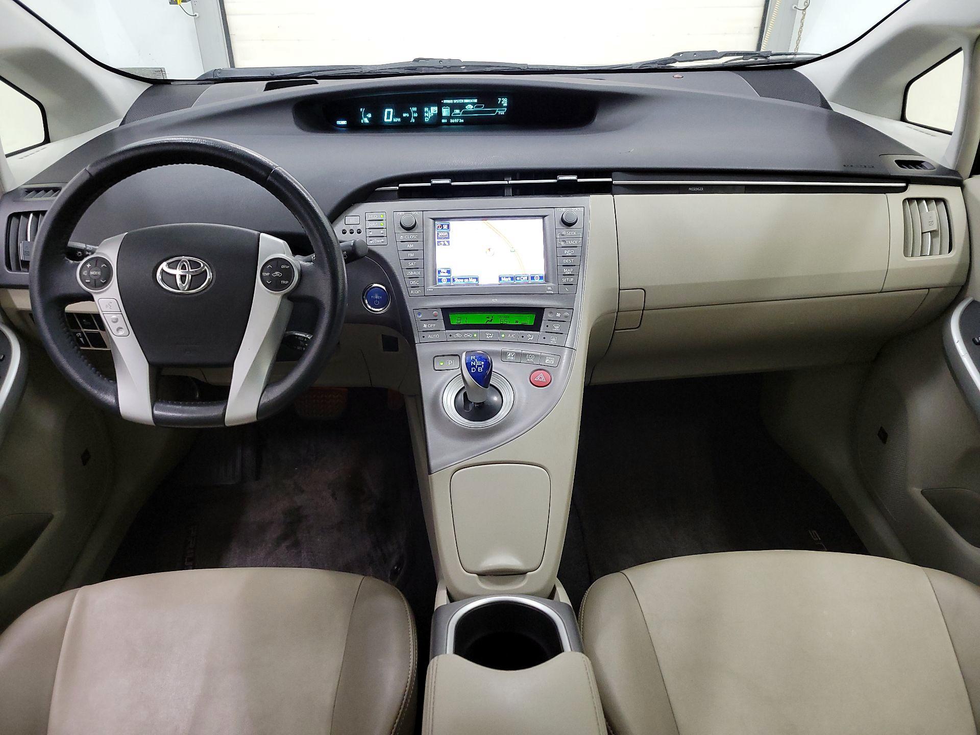 Thumbnail: 2015 Toyota Prius - 9