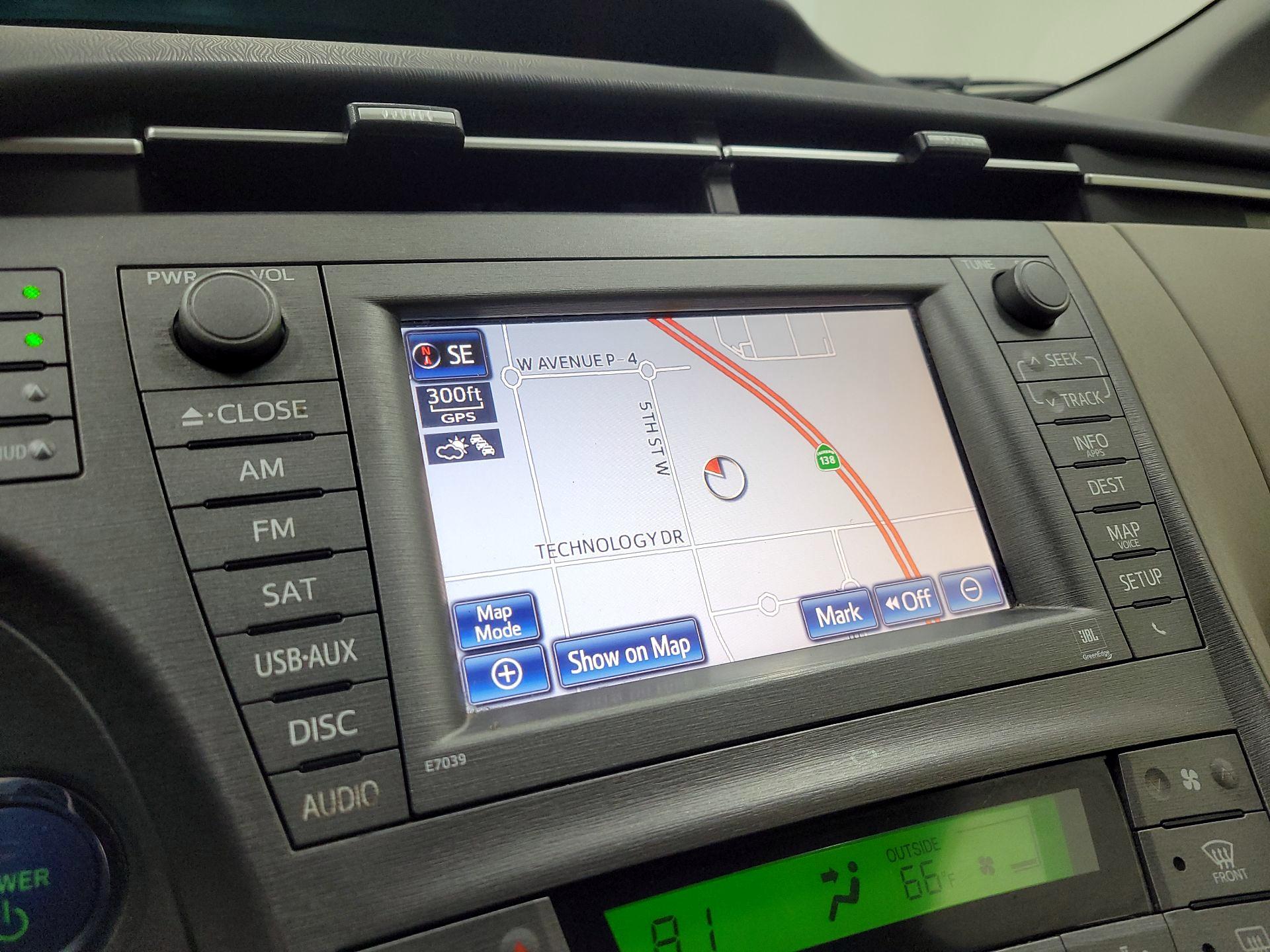 Thumbnail: 2015 Toyota Prius - 14