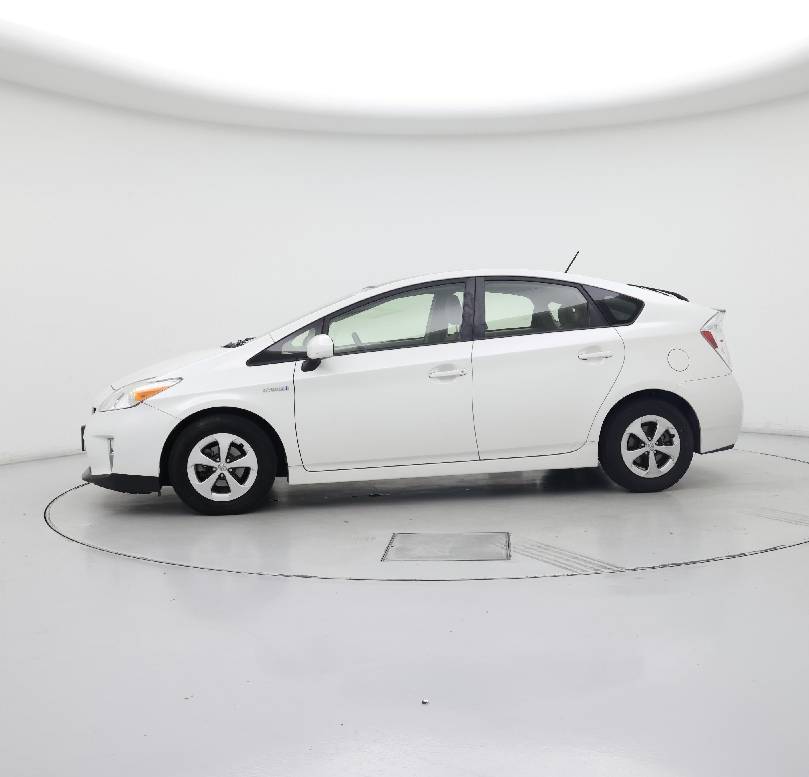Thumbnail: 2015 Toyota Prius - 3