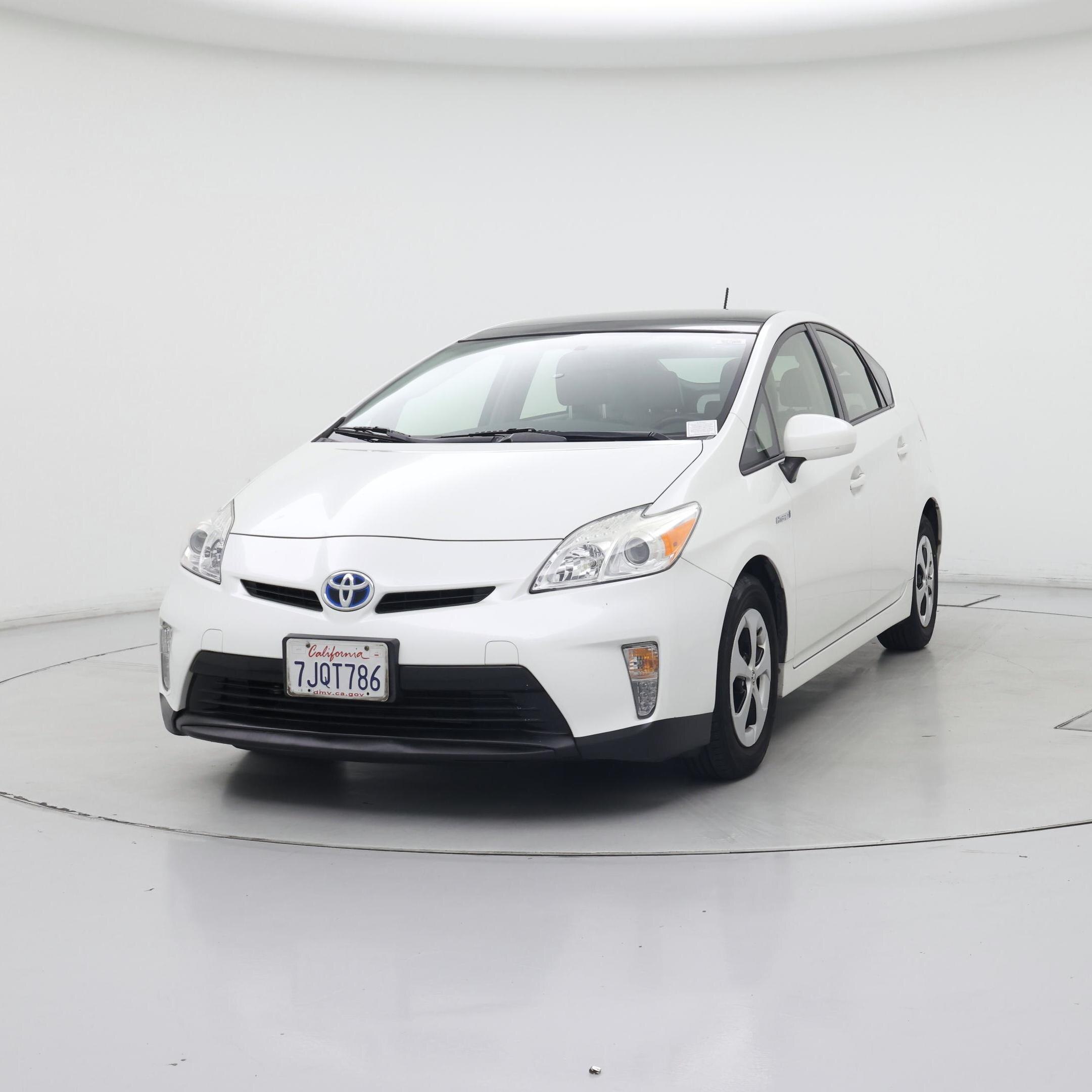 Thumbnail: 2015 Toyota Prius - 4