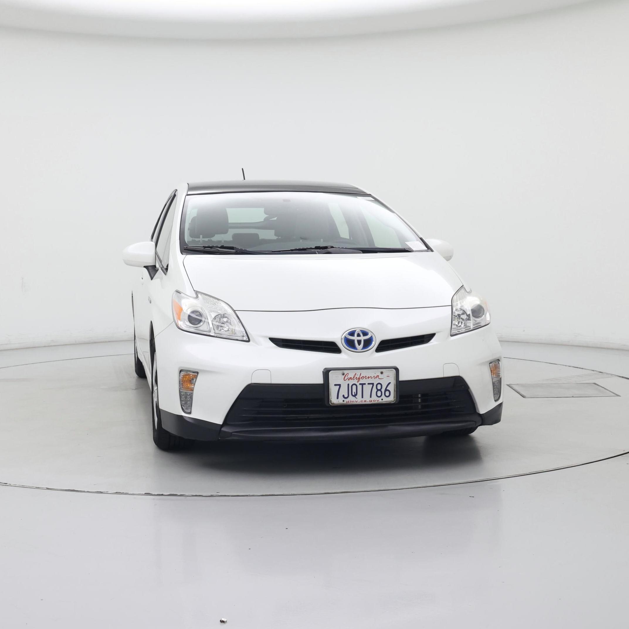 Thumbnail: 2015 Toyota Prius - 5
