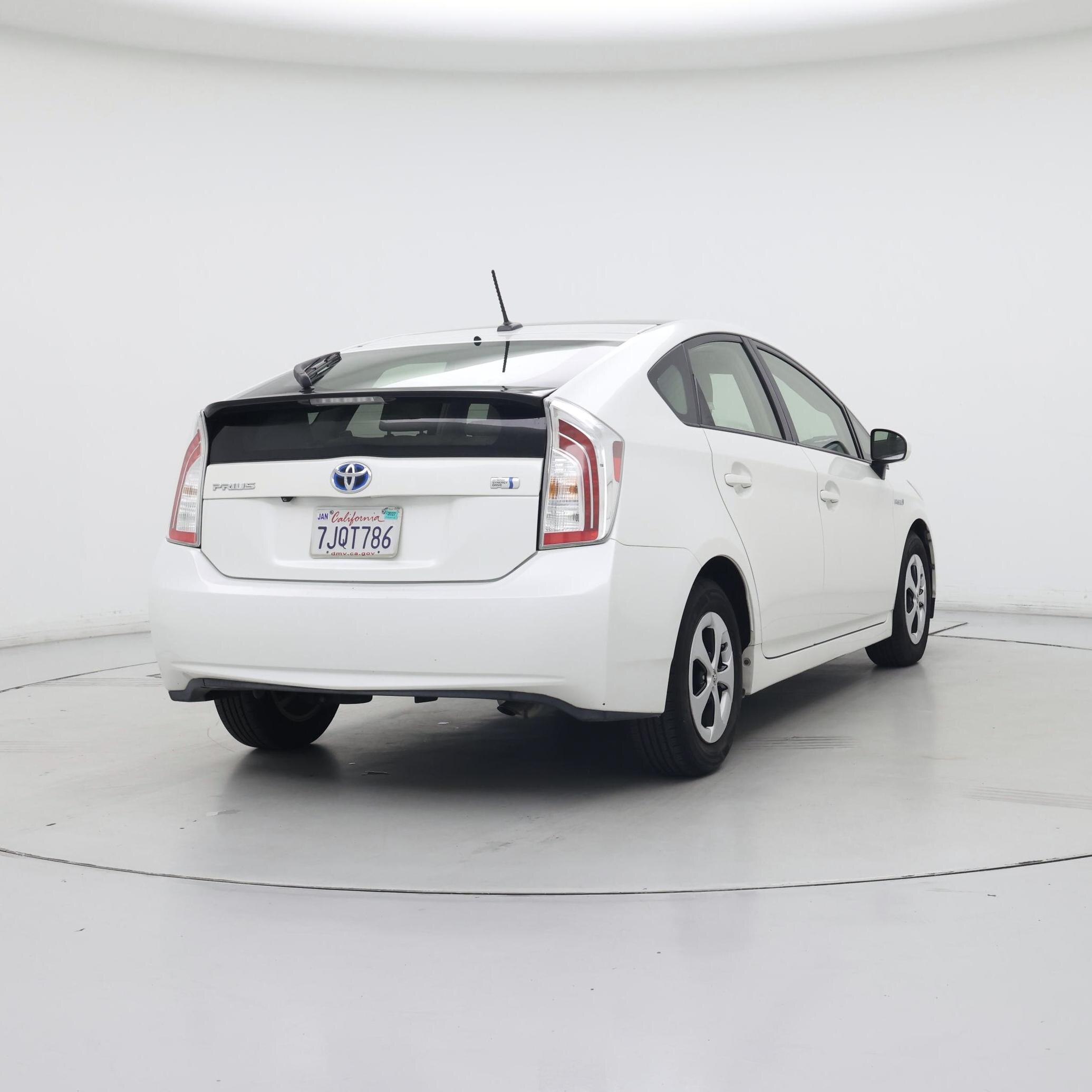 Thumbnail: 2015 Toyota Prius - 8