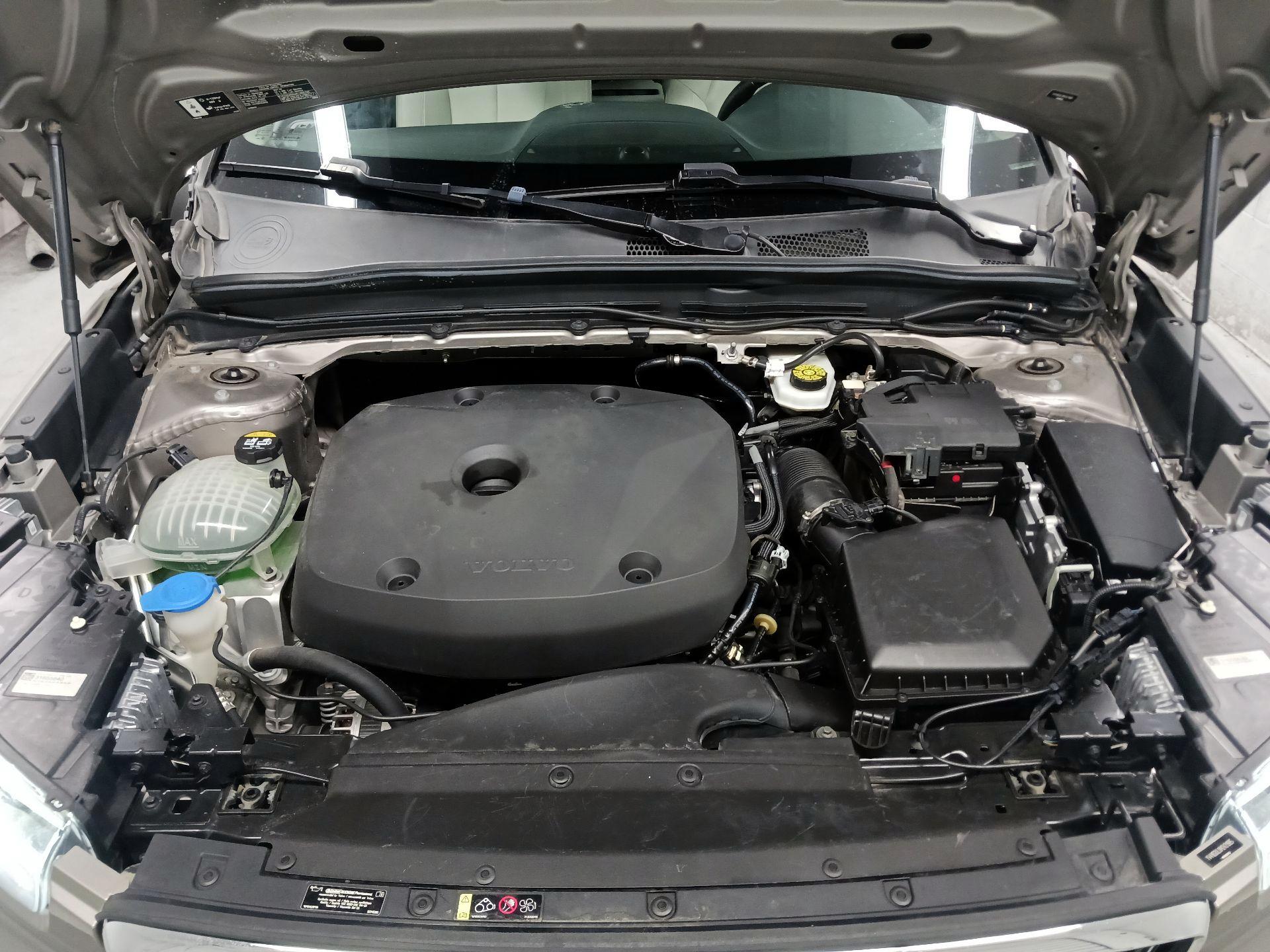 Thumbnail: 2021 Volvo XC40 - 20