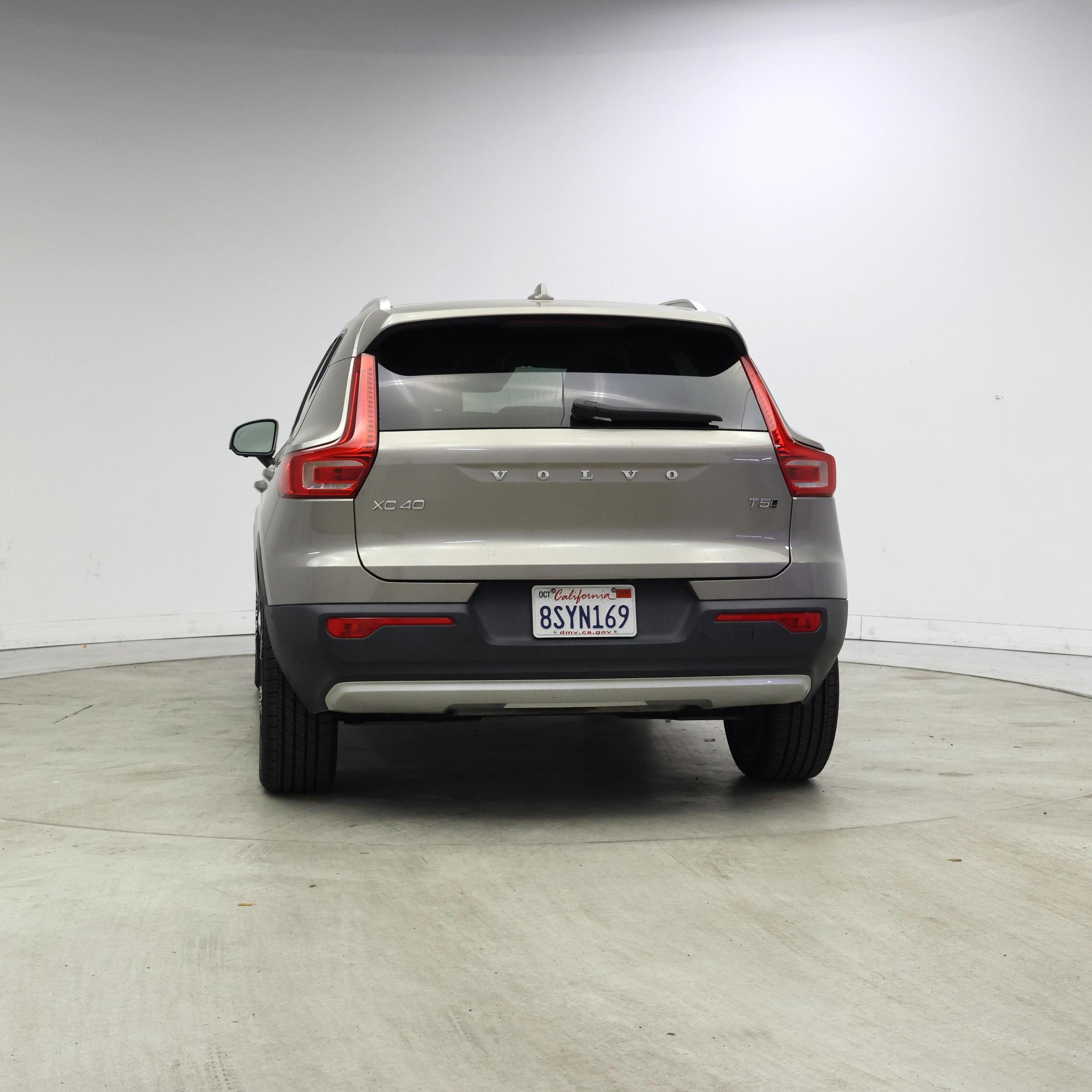 Thumbnail: 2021 Volvo XC40 - 6