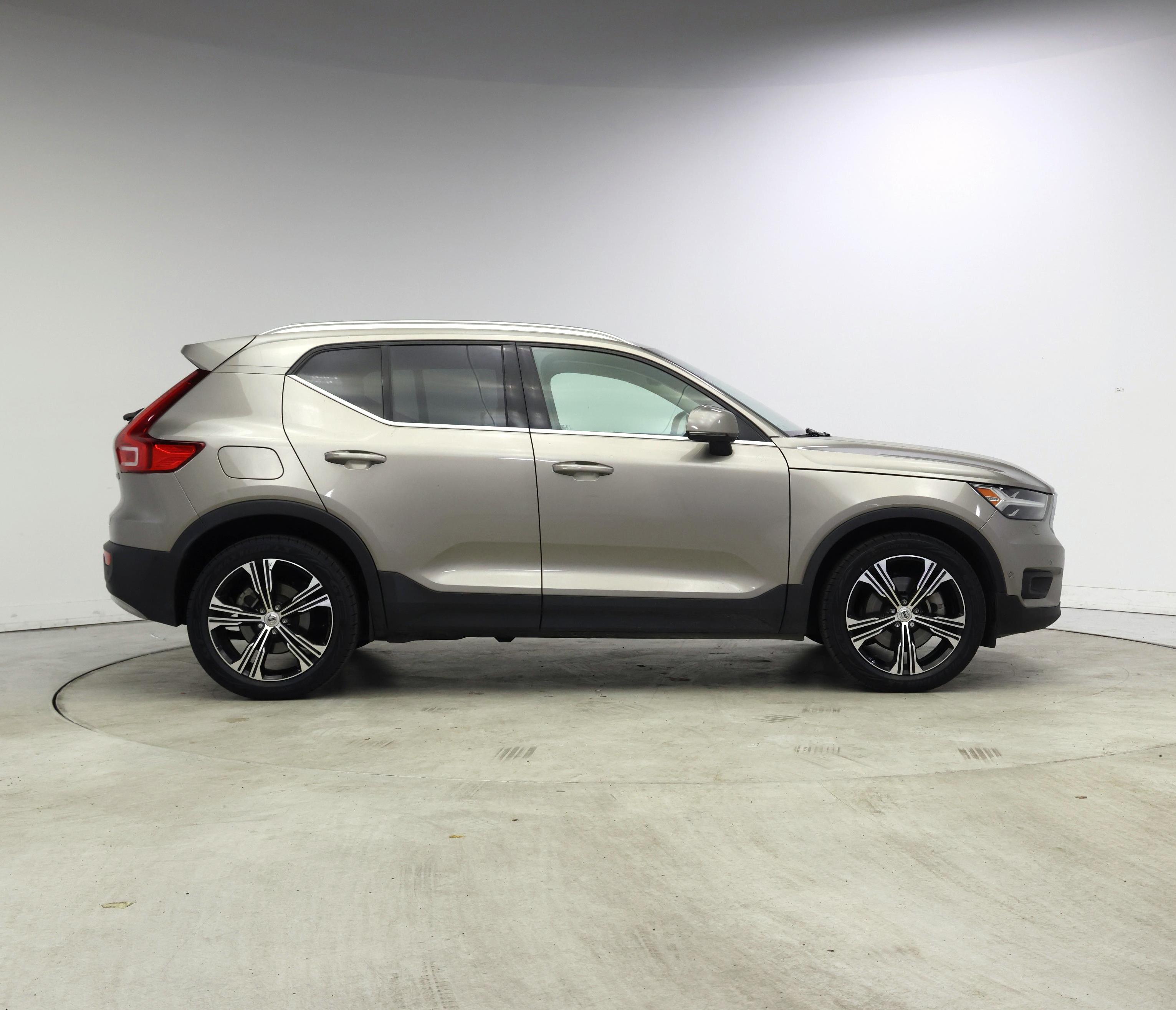 Thumbnail: 2021 Volvo XC40 - 7