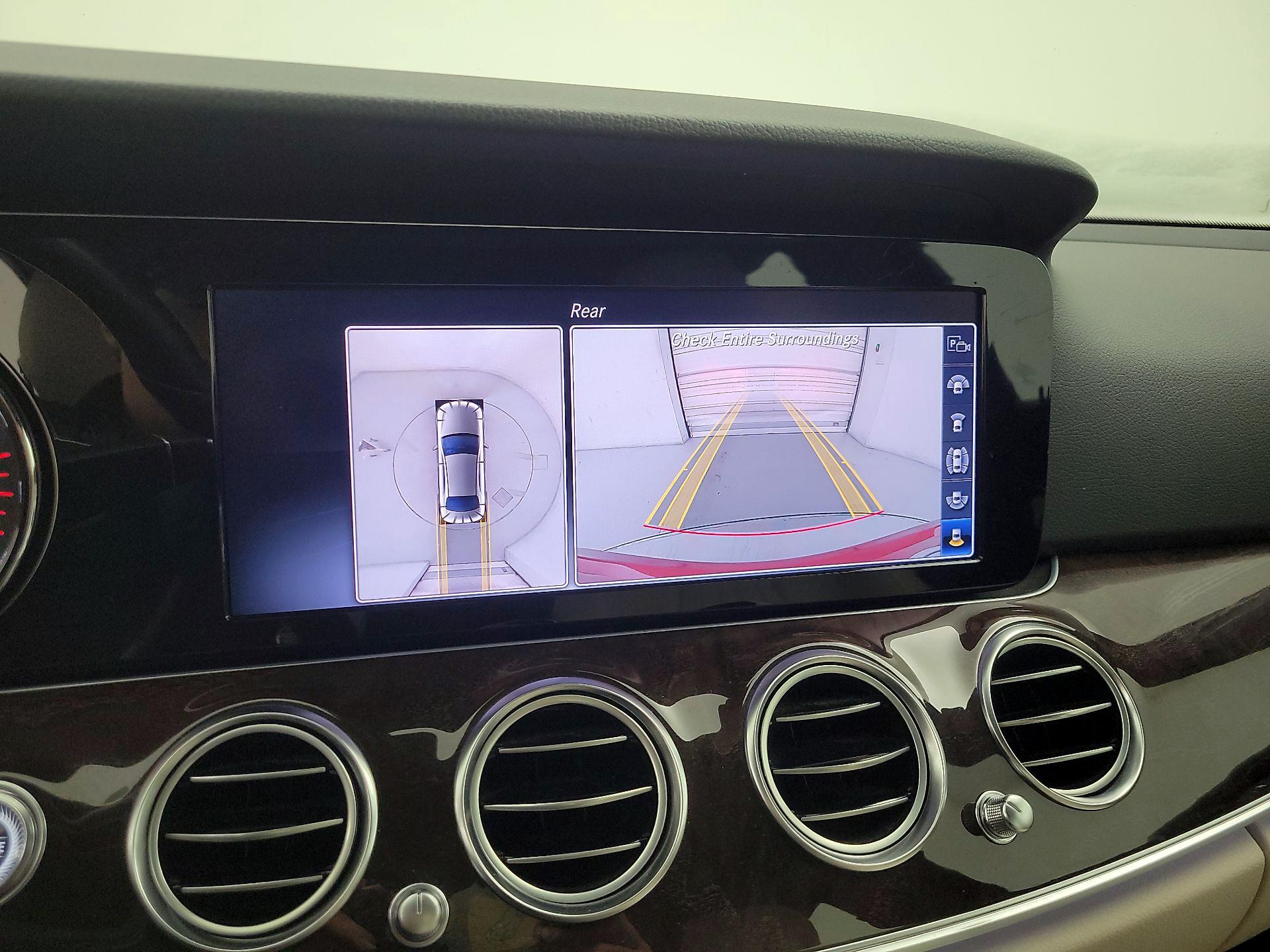 Thumbnail: 2019 Mercedes-Benz E-Class - 15