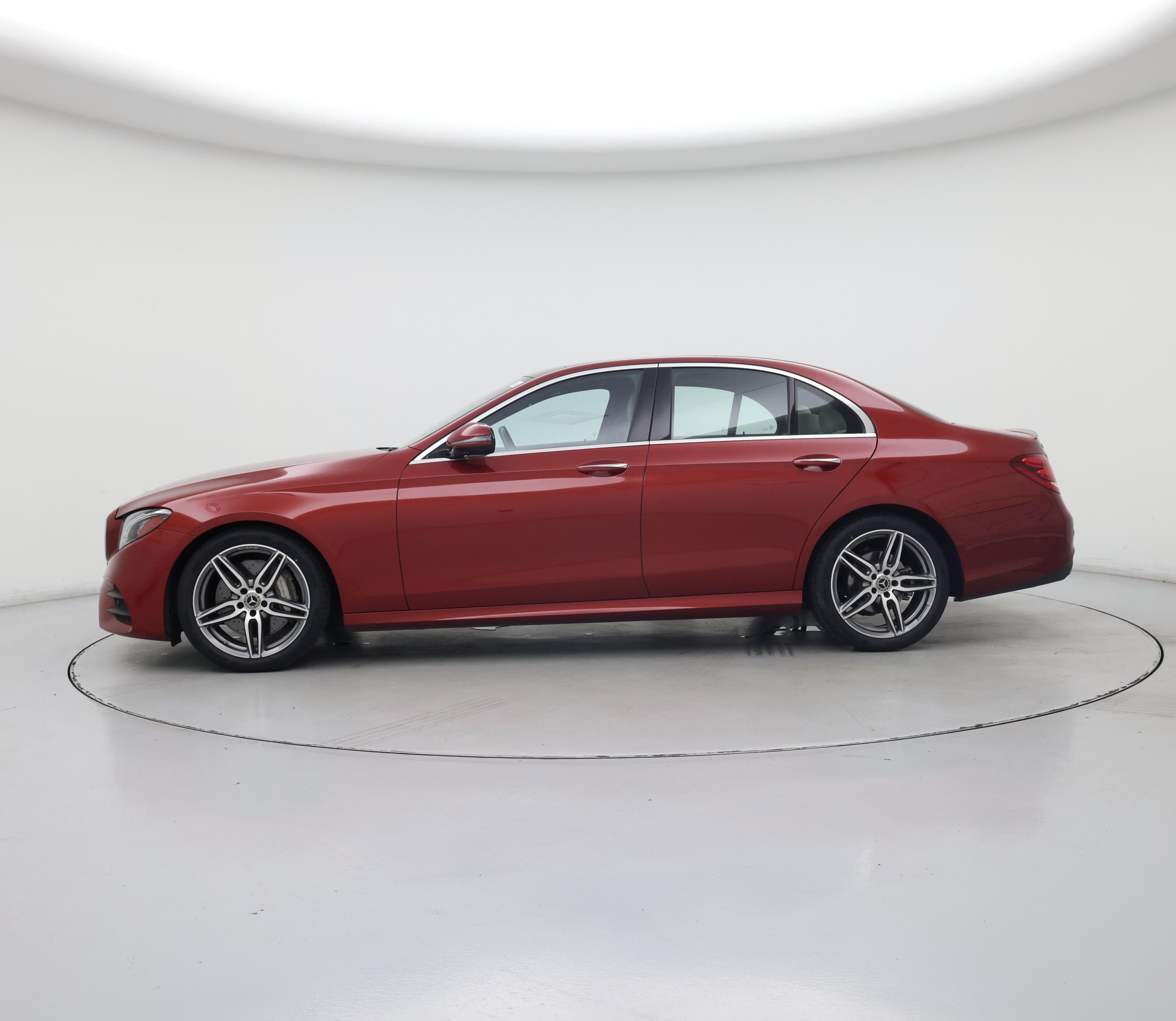 Thumbnail: 2019 Mercedes-Benz E-Class - 3
