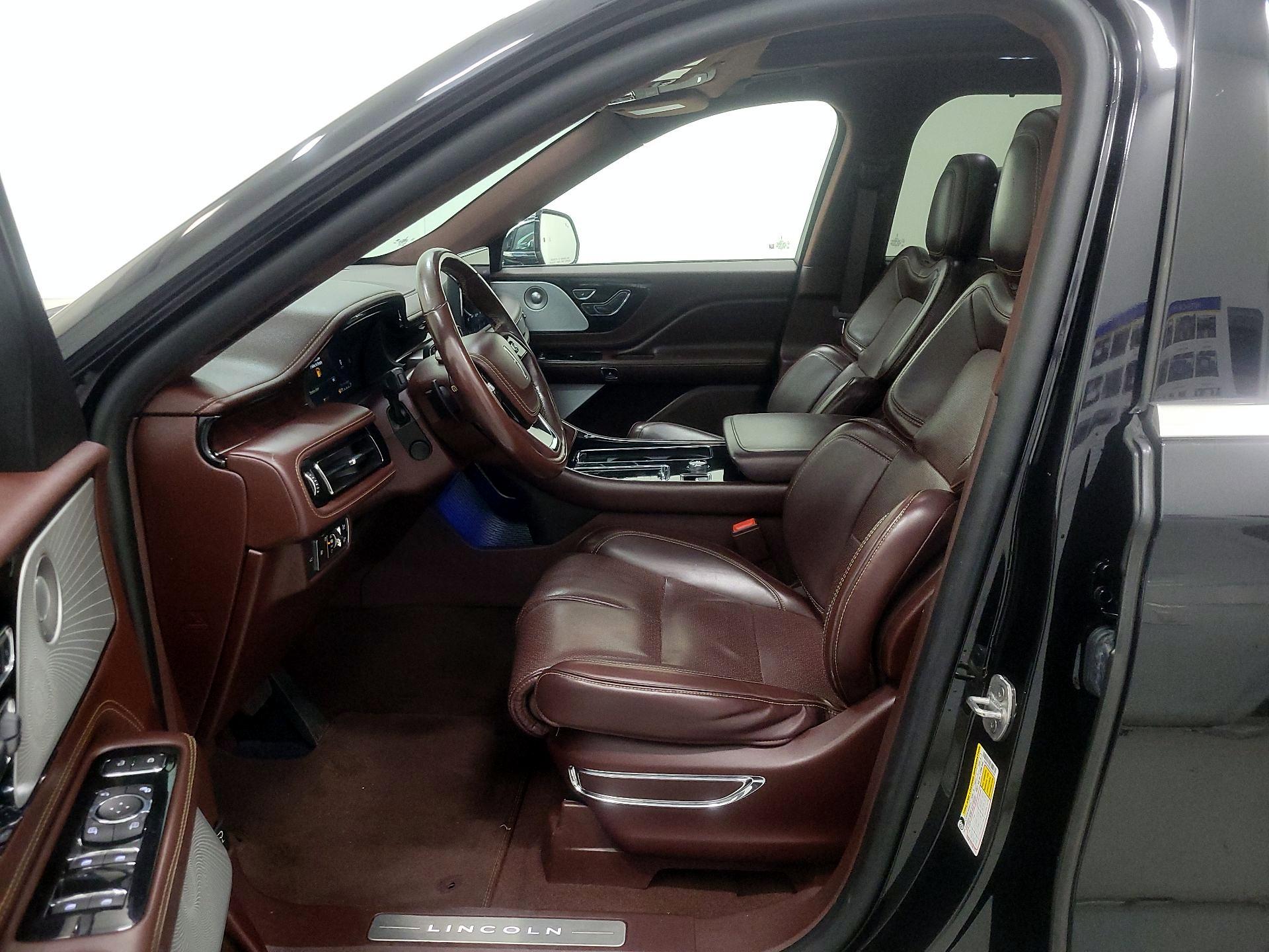 Thumbnail: 2020 Lincoln Aviator - 11