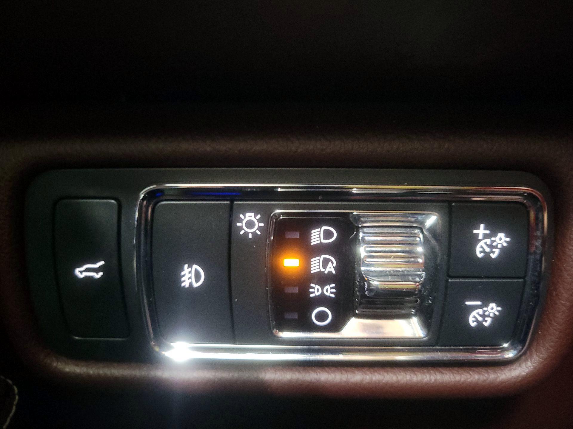 Thumbnail: 2020 Lincoln Aviator - 13