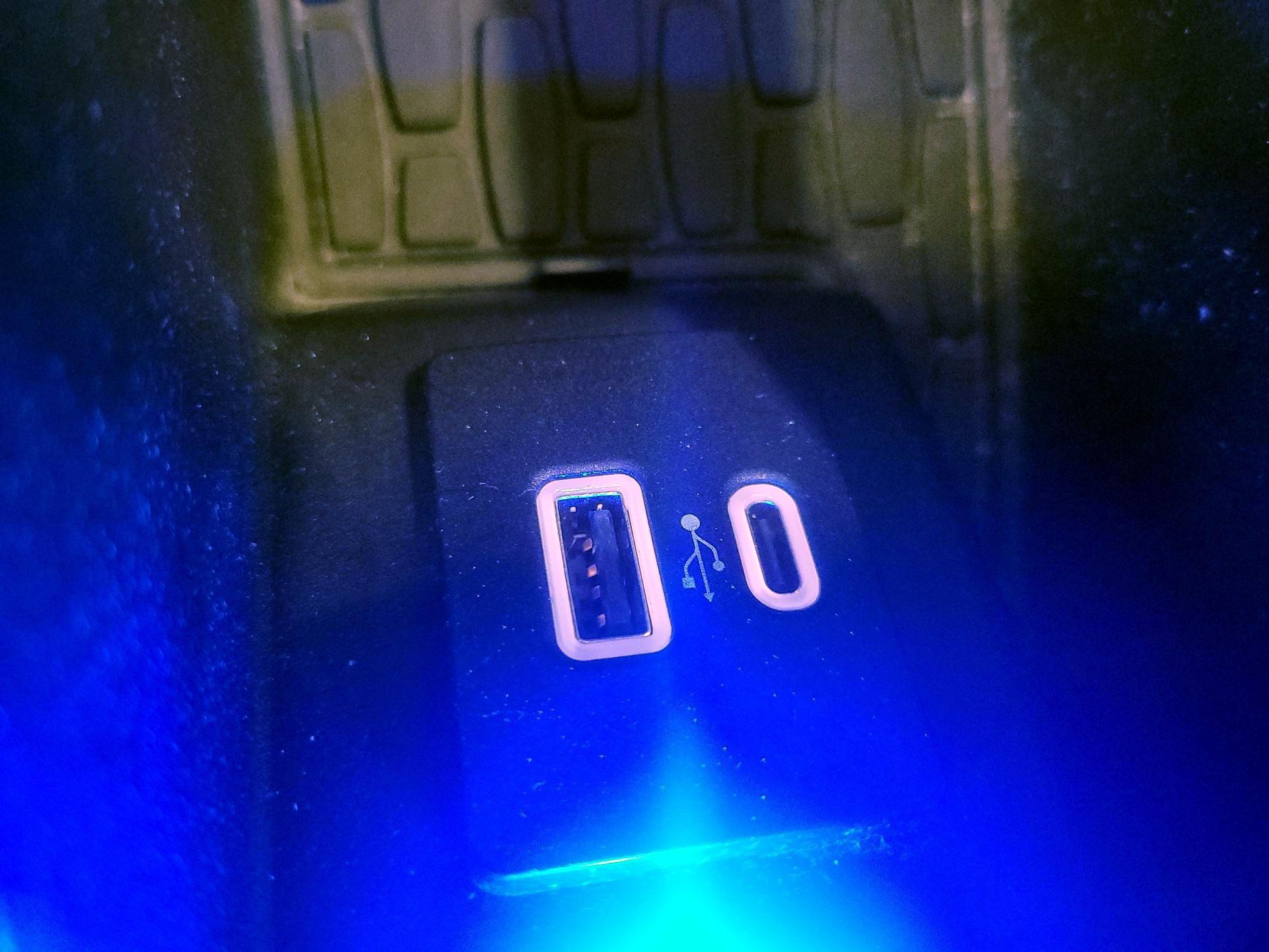 Thumbnail: 2020 Lincoln Aviator - 18