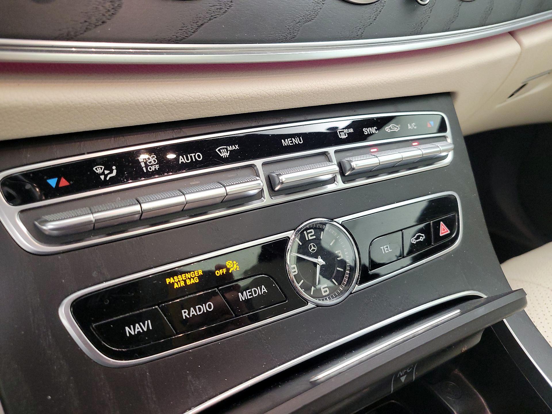 Thumbnail: 2019 Mercedes-Benz E-Class - 15