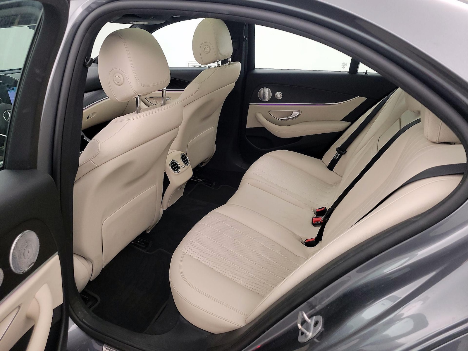 2019 Mercedes-Benz E-Class E300 - Photo 19