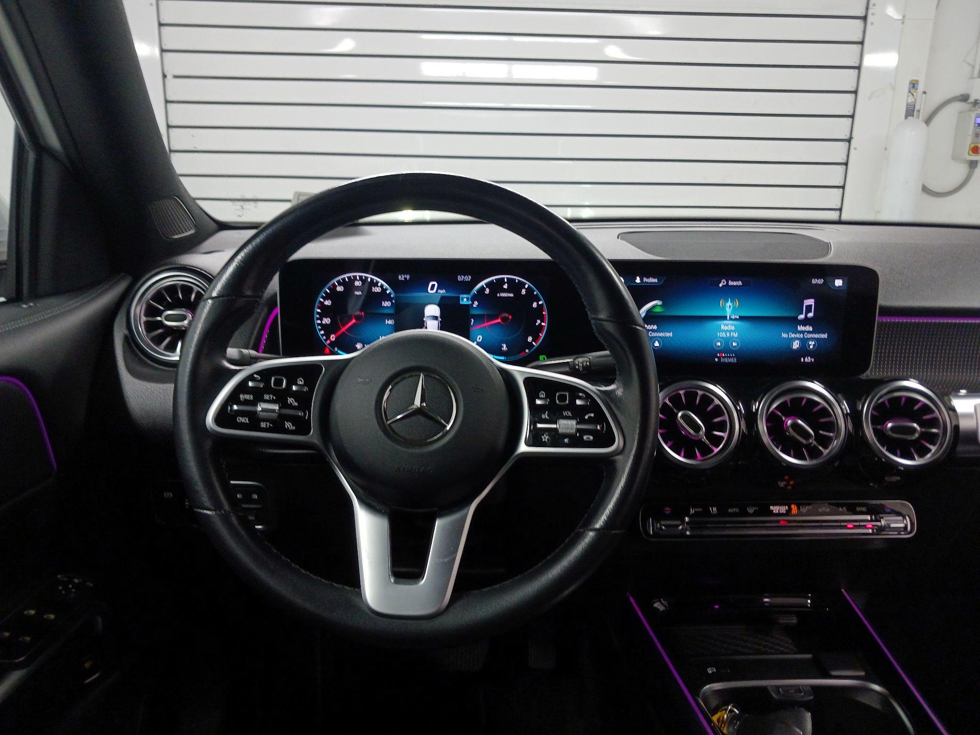 Thumbnail: 2021 Mercedes-Benz GLB - 10