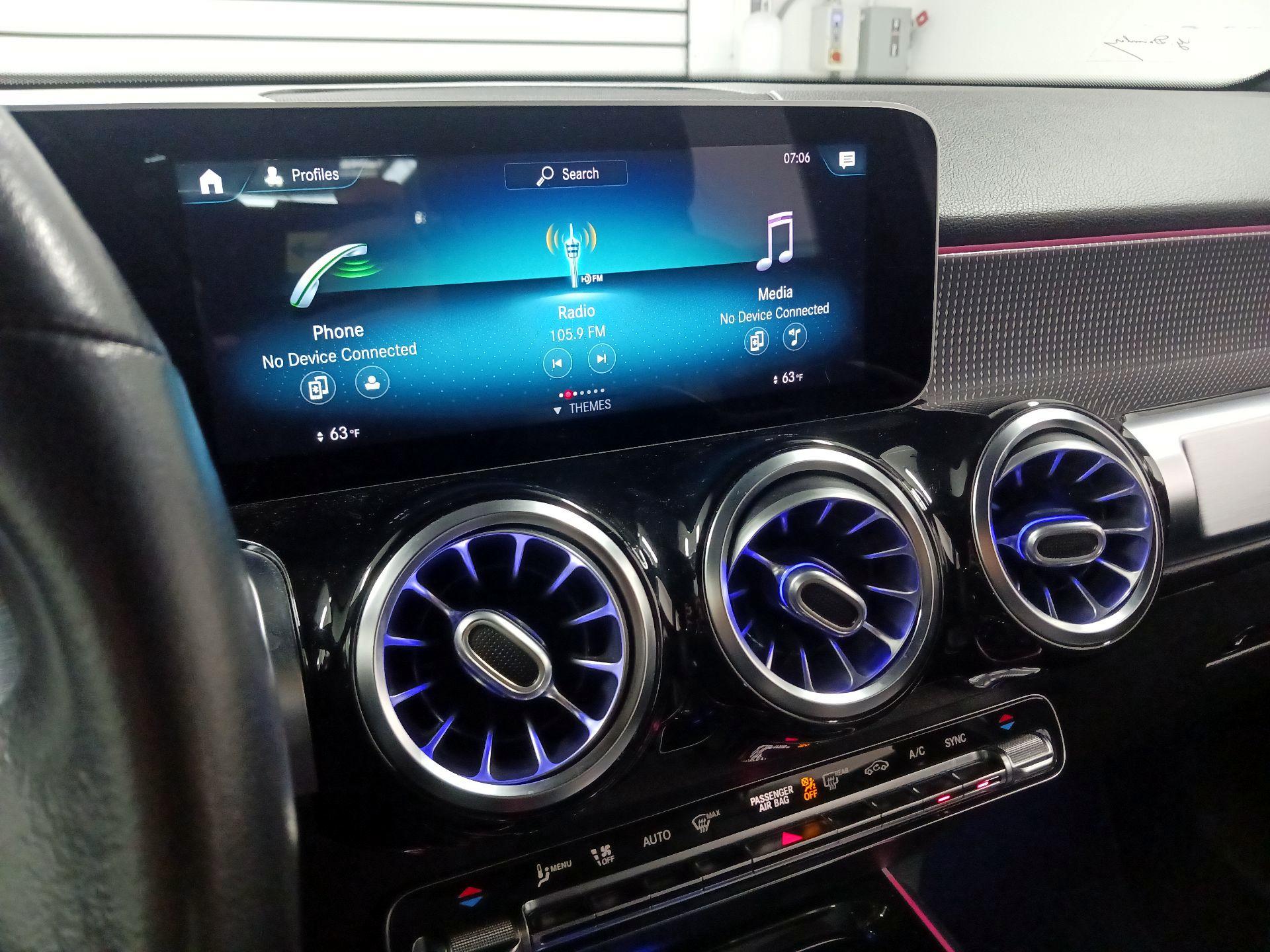 Thumbnail: 2021 Mercedes-Benz GLB - 15