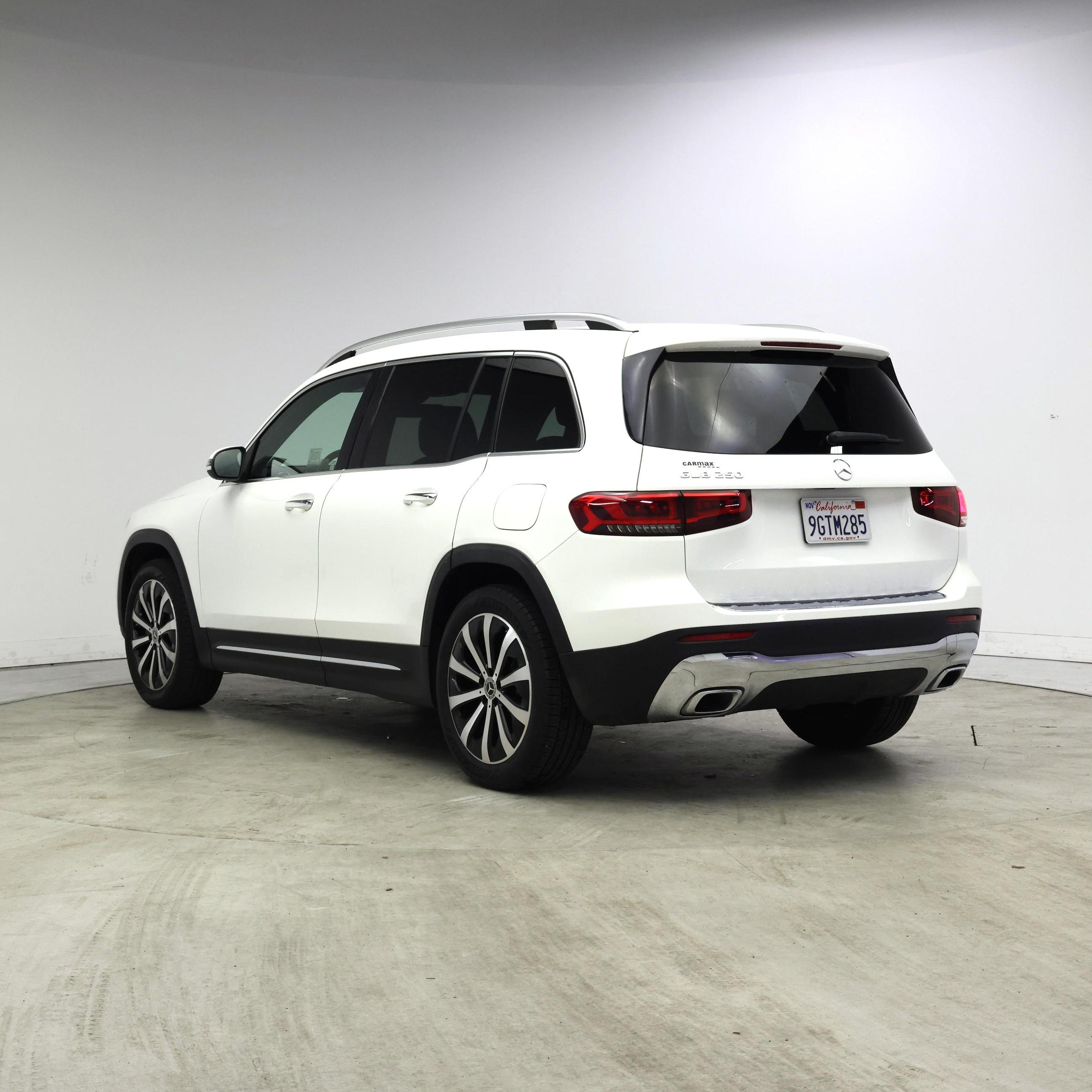 Thumbnail: 2021 Mercedes-Benz GLB - 2