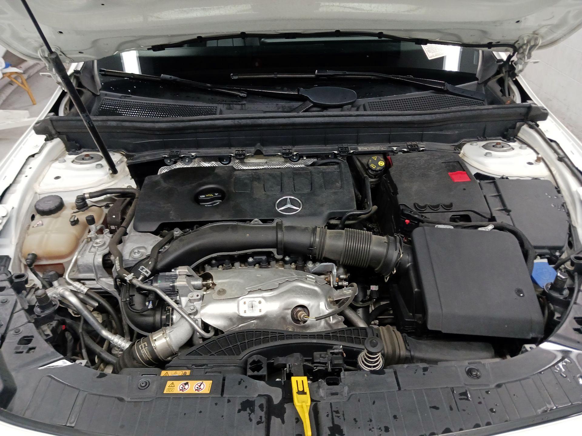 Thumbnail: 2021 Mercedes-Benz GLB - 20