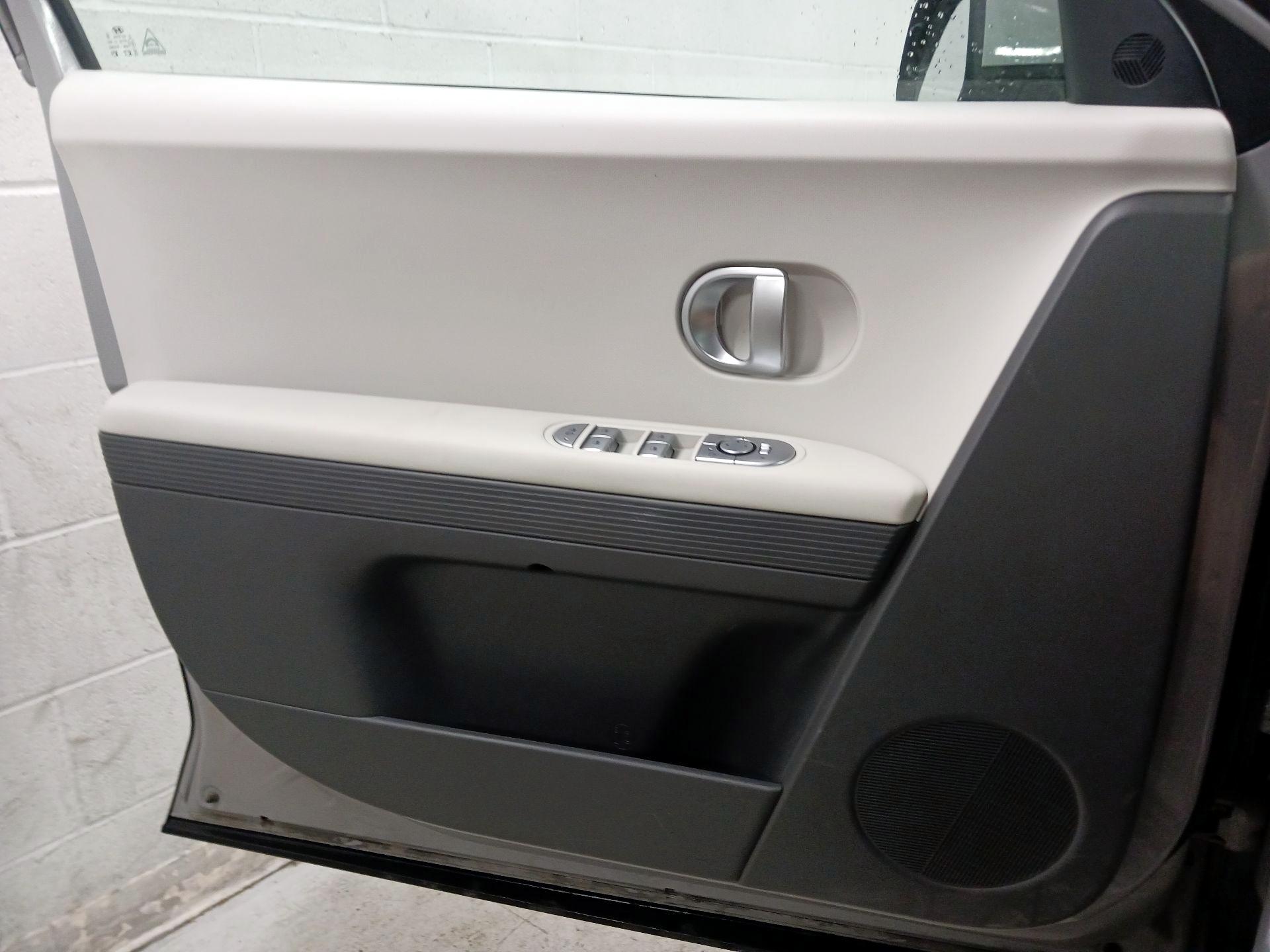 Thumbnail: 2022 Hyundai Ioniq 5 - 12