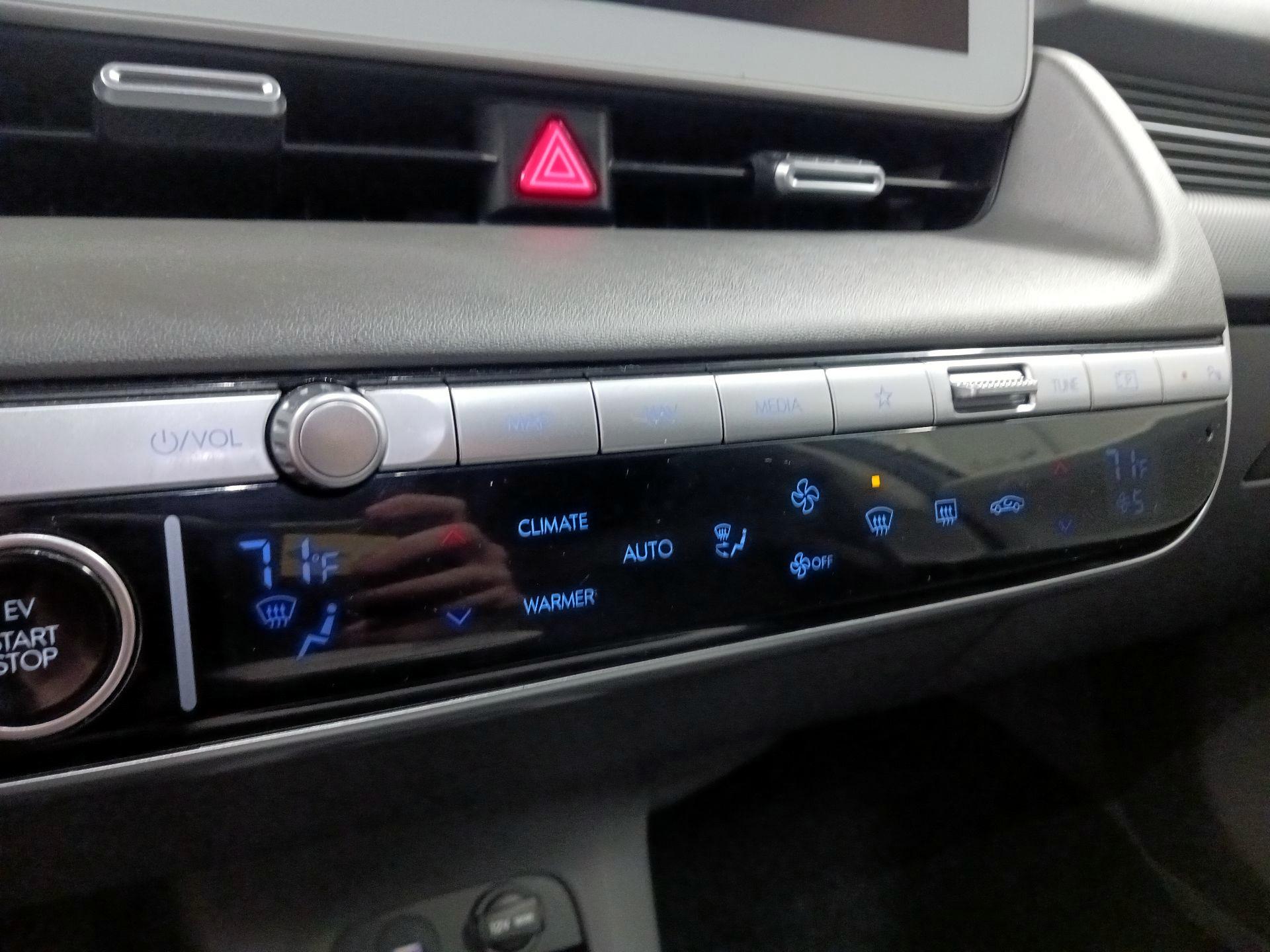 Thumbnail: 2022 Hyundai Ioniq 5 - 14