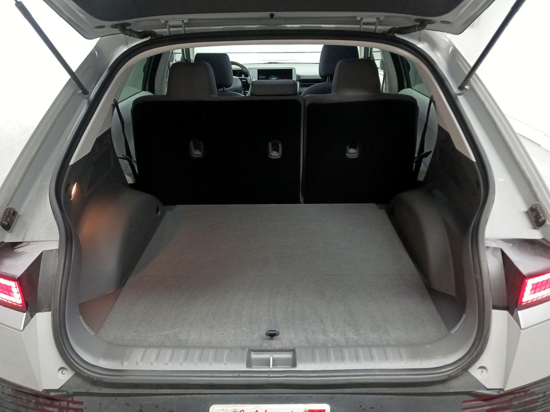 Thumbnail: 2022 Hyundai Ioniq 5 - 17