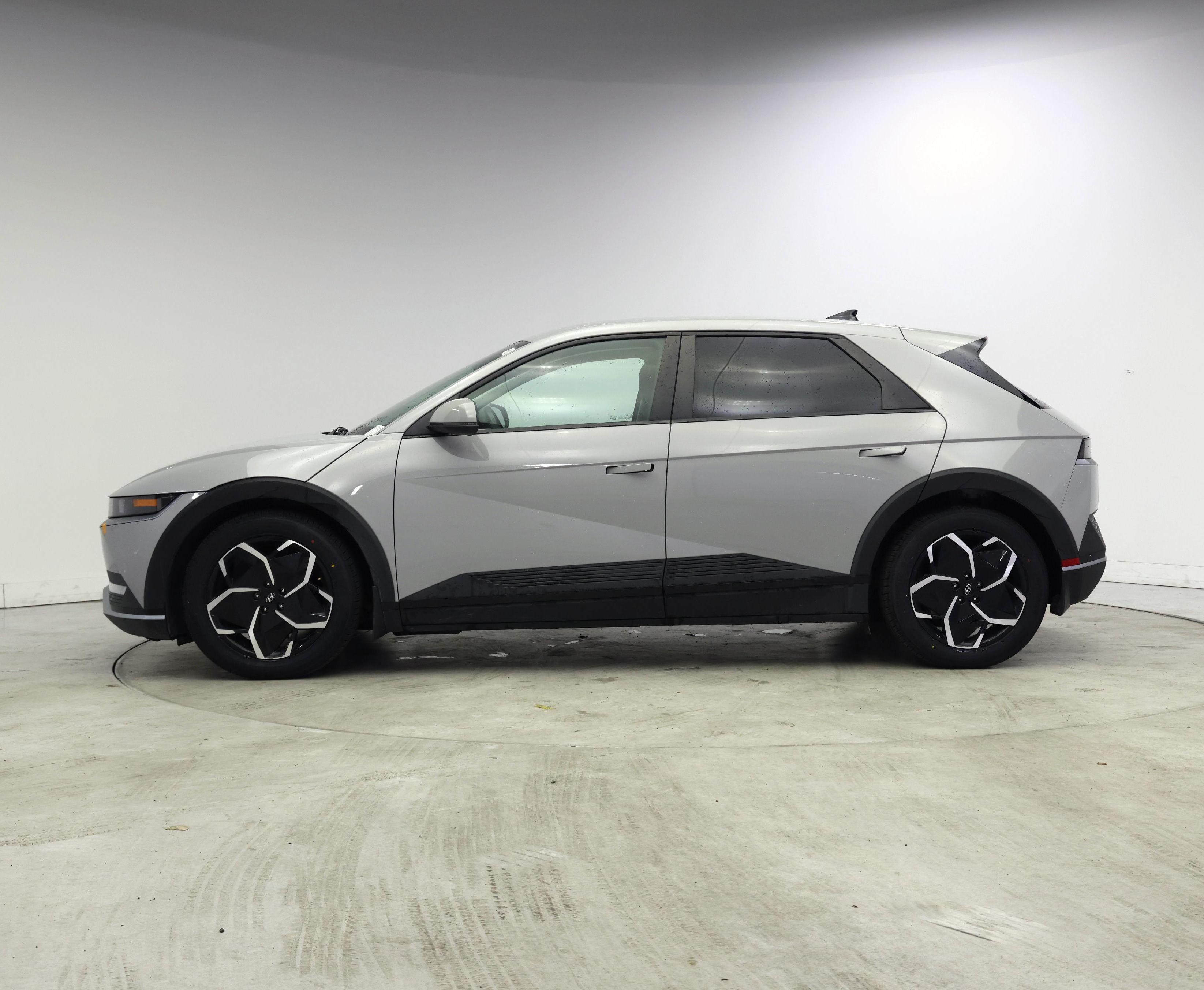 Thumbnail: 2022 Hyundai Ioniq 5 - 3