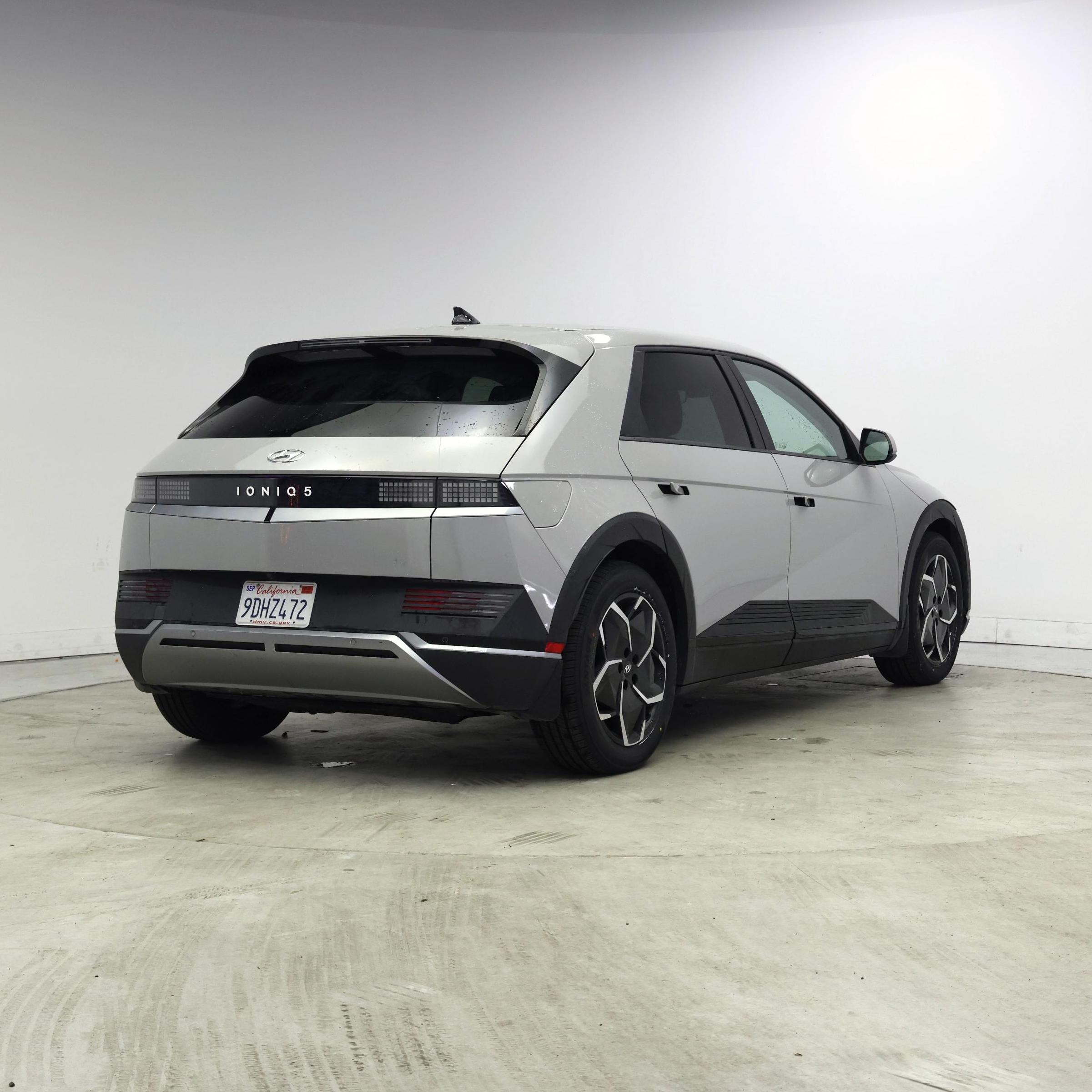 Thumbnail: 2022 Hyundai Ioniq 5 - 8