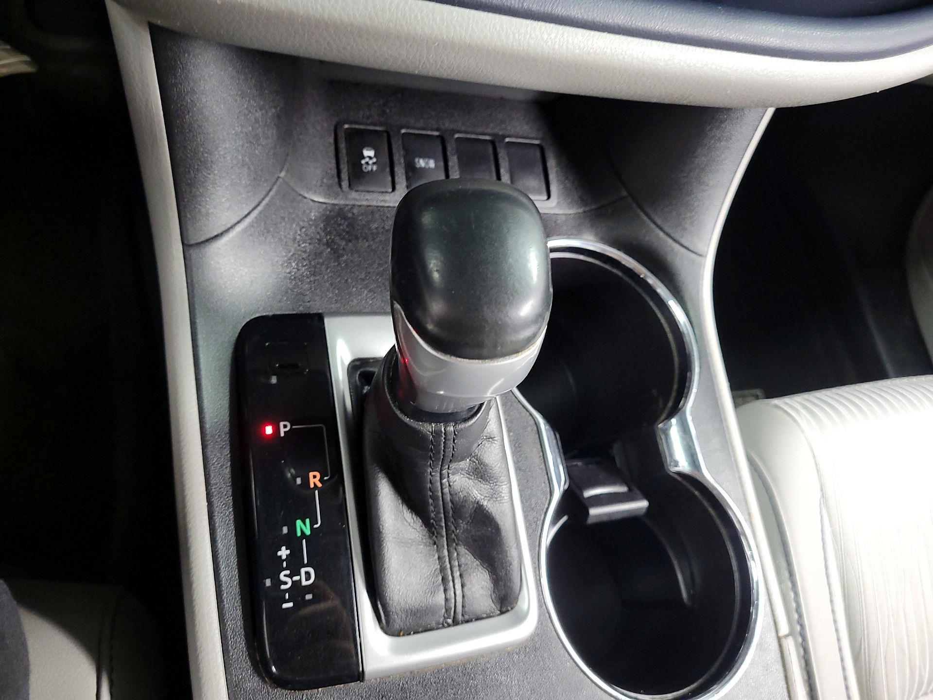 Thumbnail: 2017 Toyota Highlander - 16