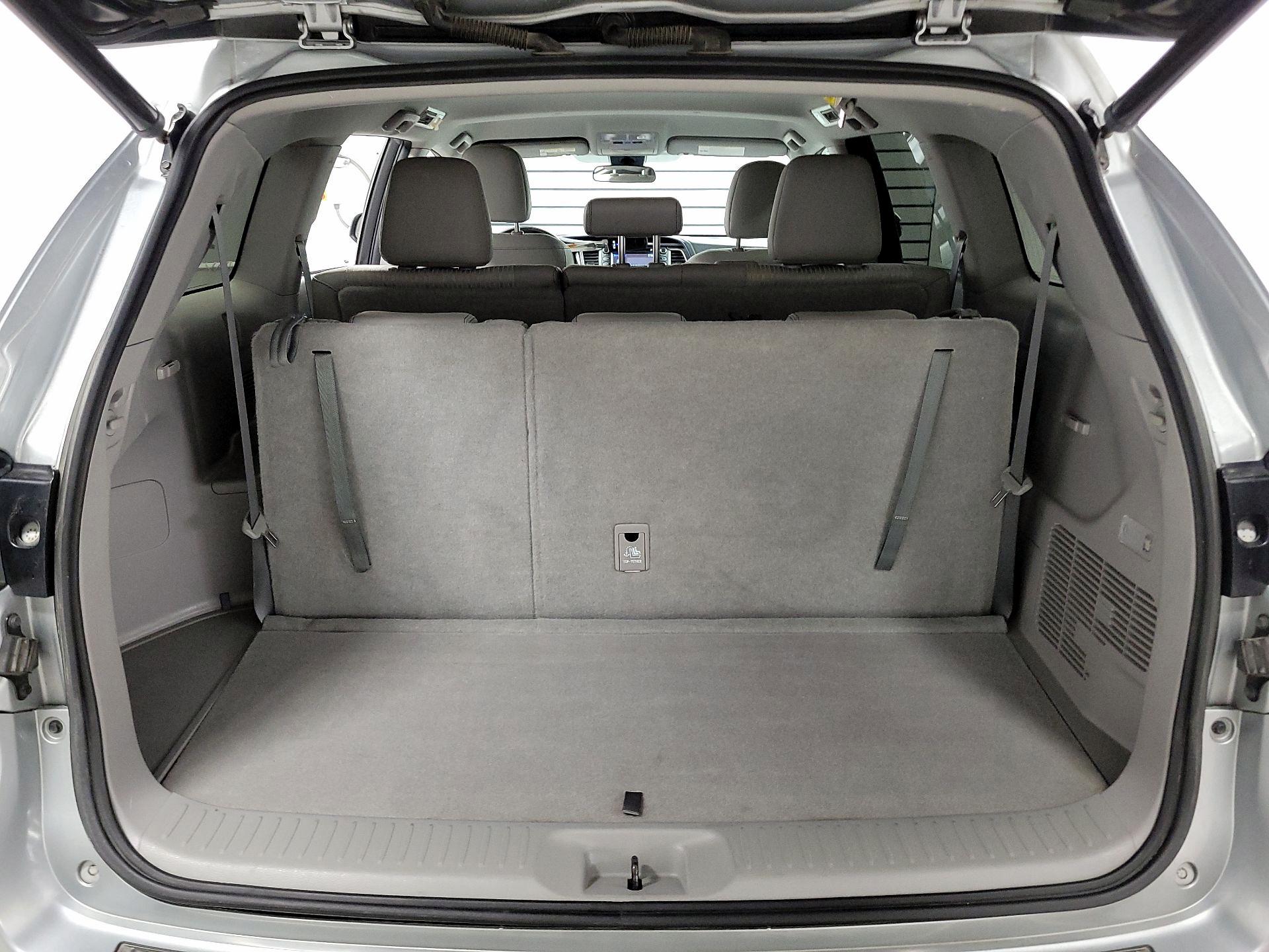 Thumbnail: 2017 Toyota Highlander - 18