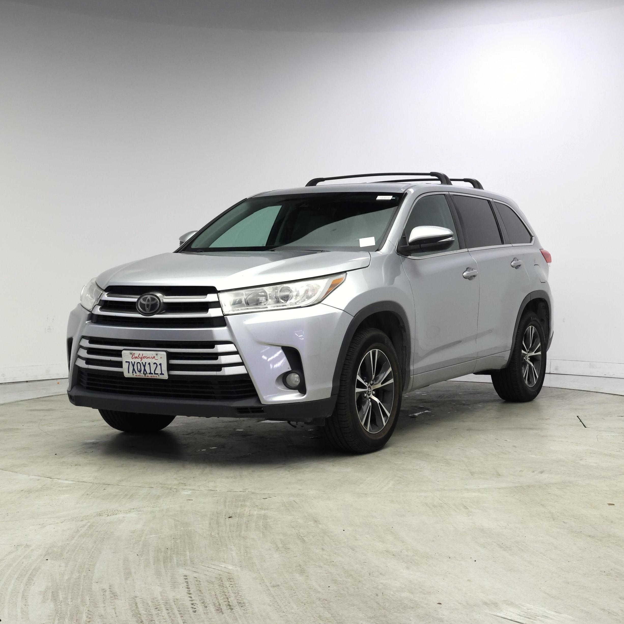 Thumbnail: 2017 Toyota Highlander - 4