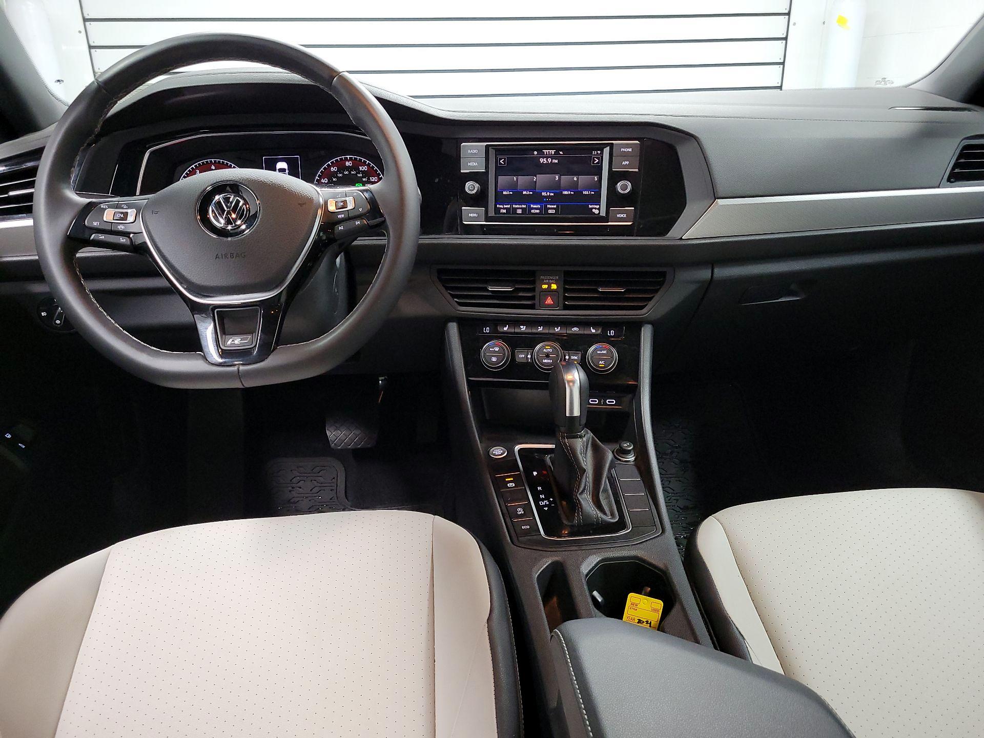 Thumbnail: 2021 Volkswagen Jetta - 9