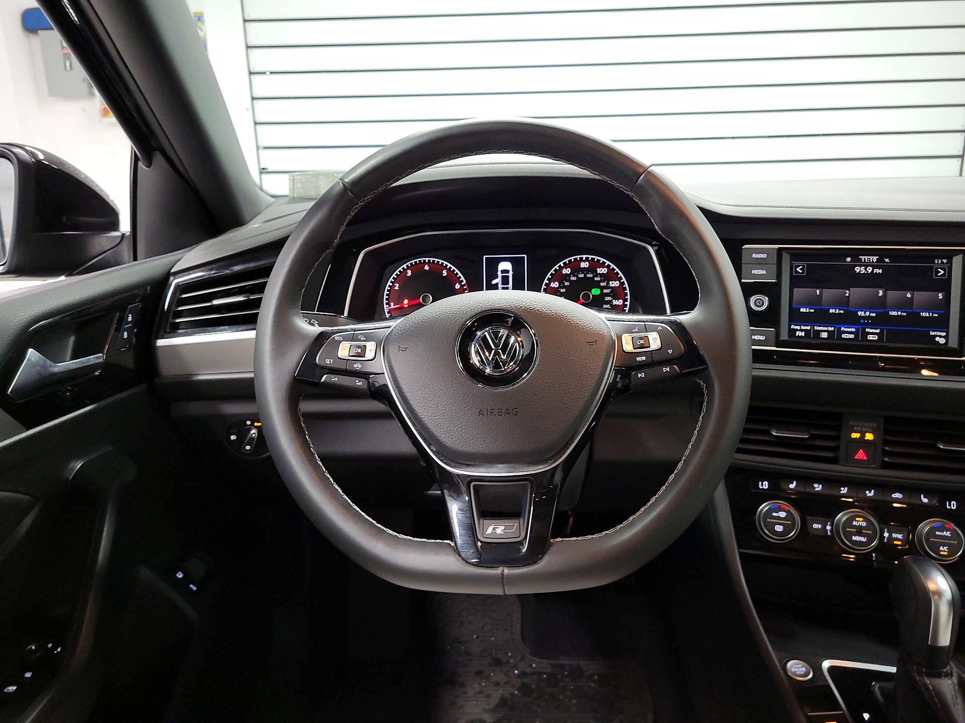 Thumbnail: 2021 Volkswagen Jetta - 10